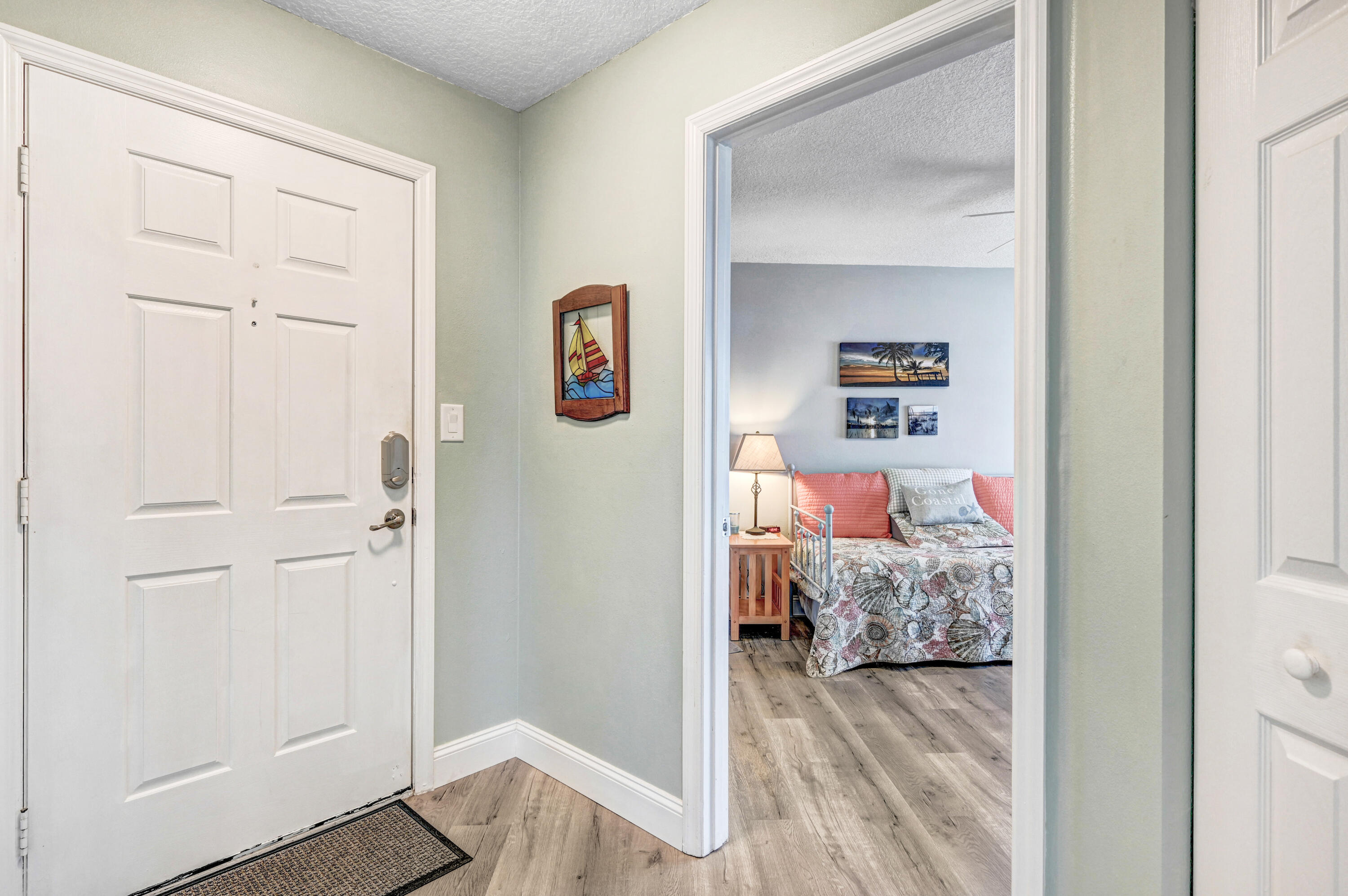 606 Shorewood Drive, C305