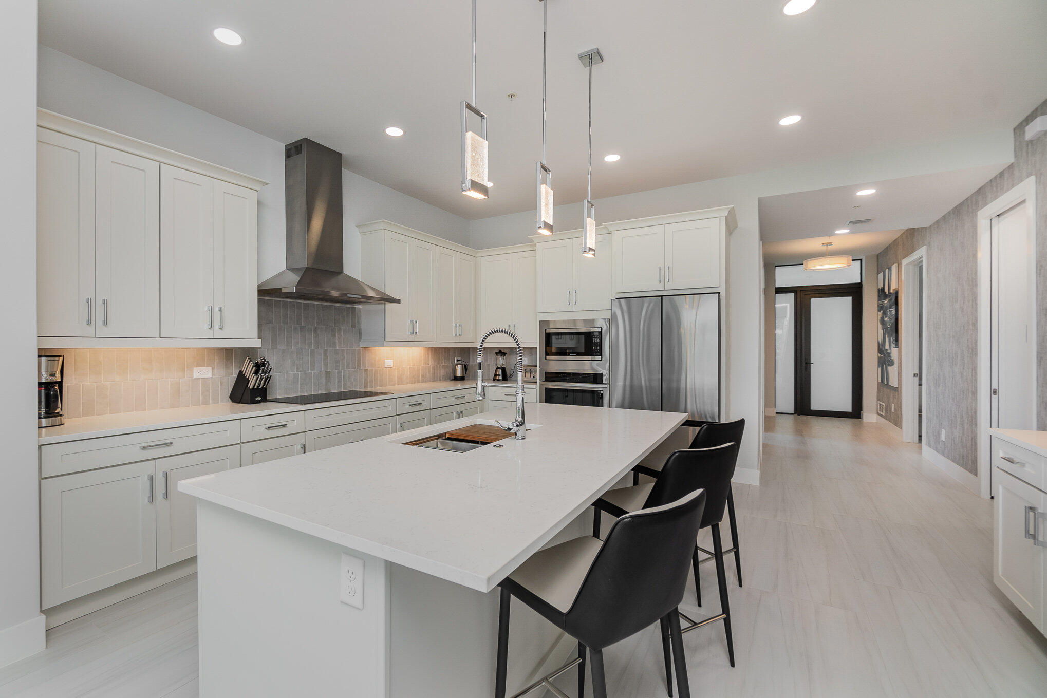 3031 Hafen Lane, 208