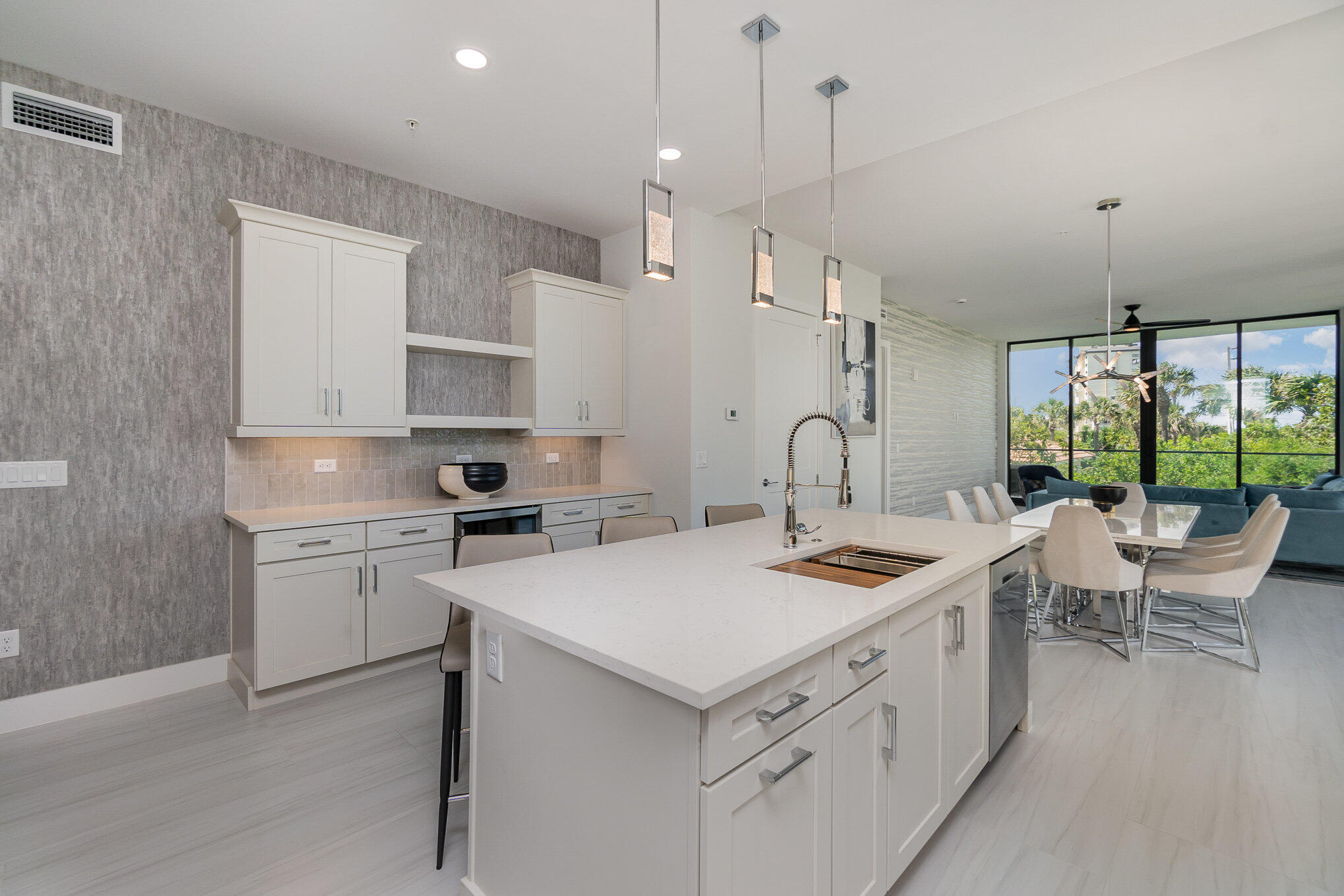 3031 Hafen Lane, 208