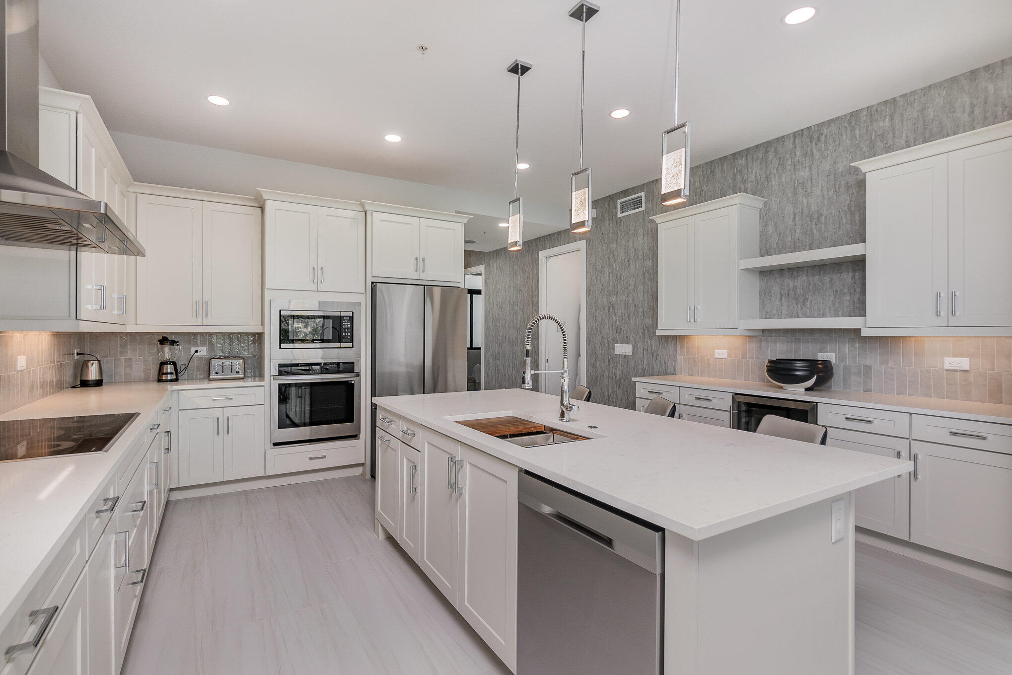 3031 Hafen Lane, 208