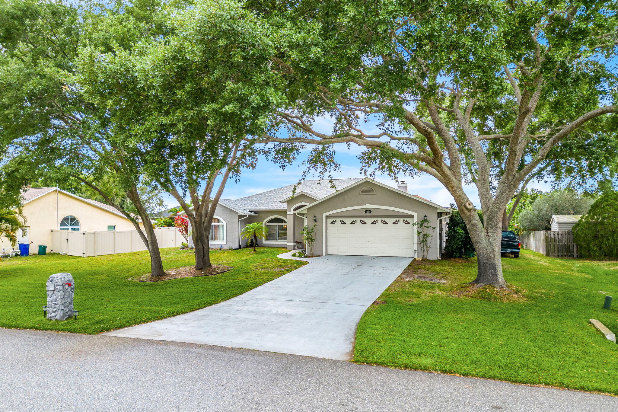 1378 York Circle