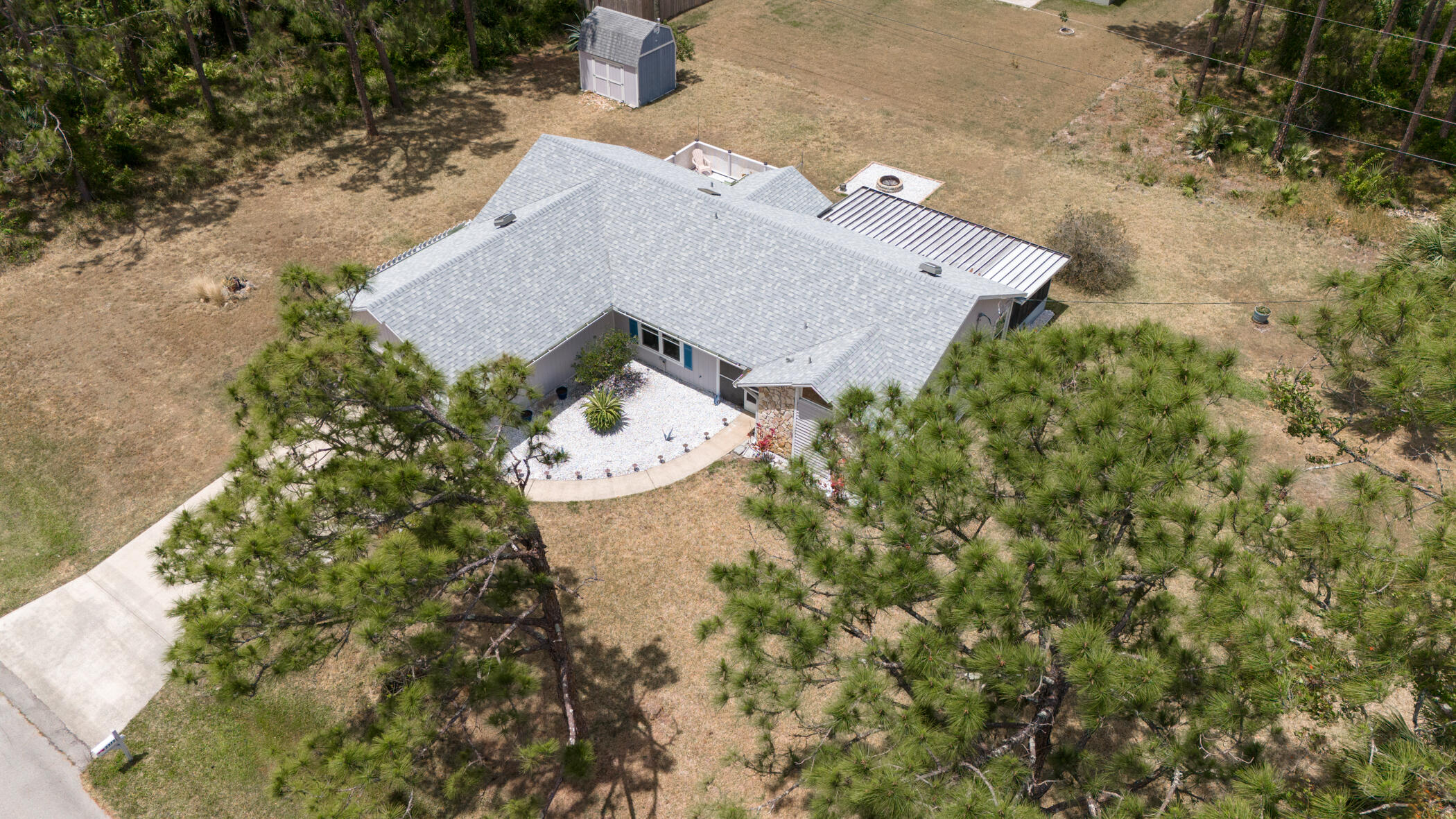 2372 Queens Street SE