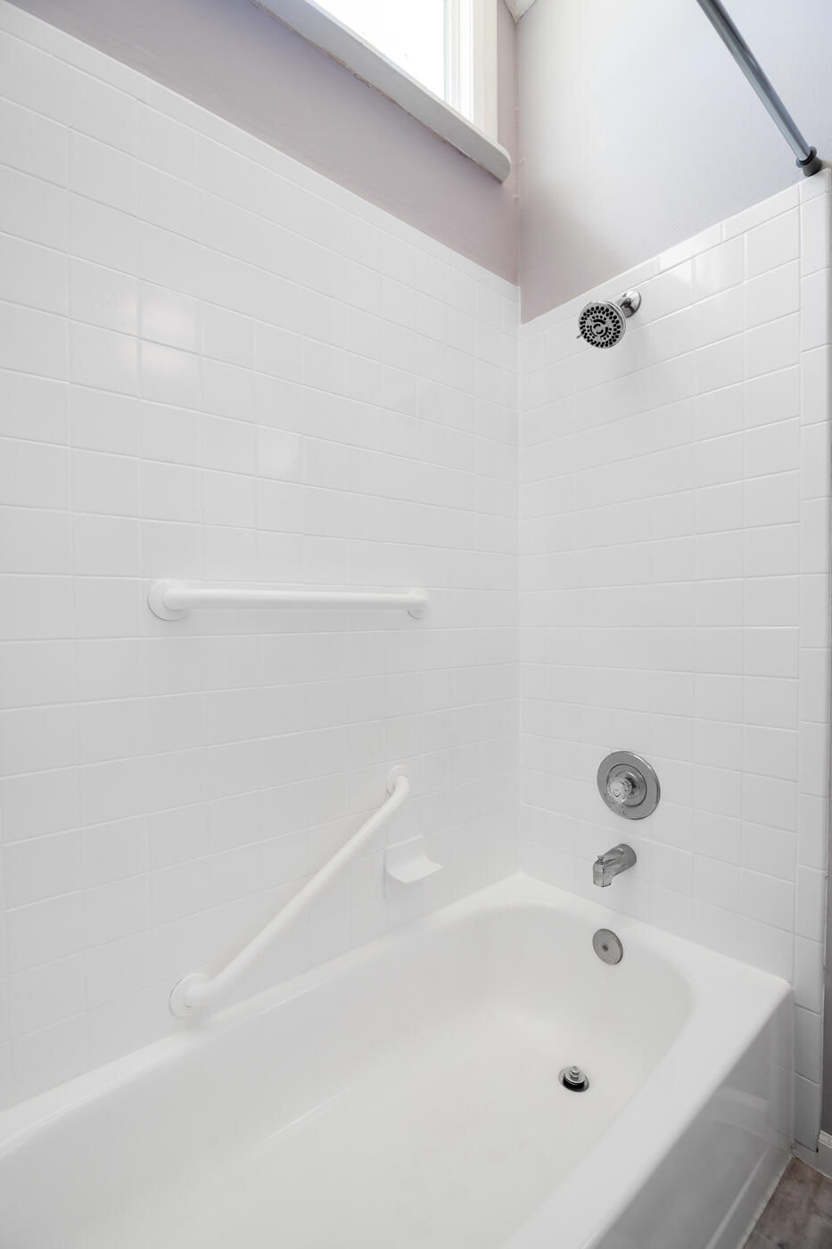 2372 Queens Street SE