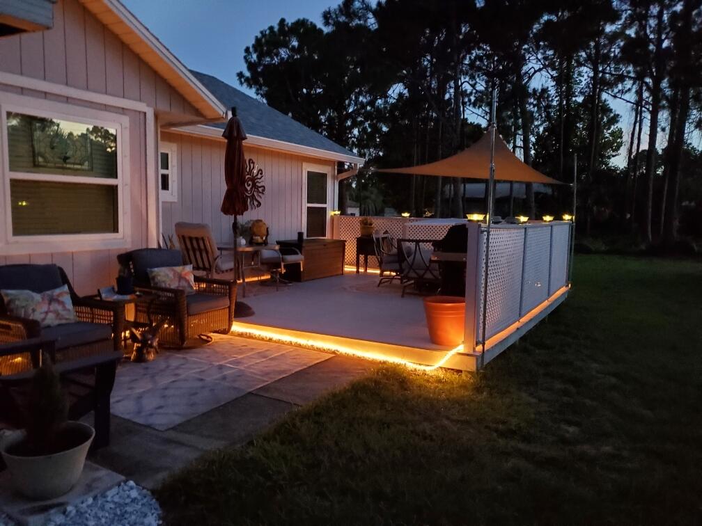 2372 Queens Street SE