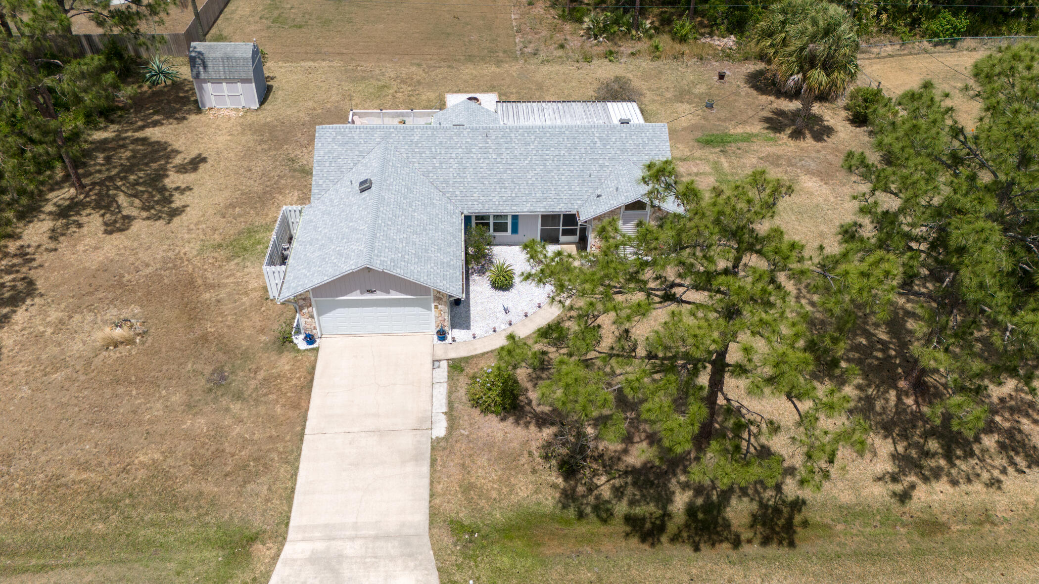 2372 Queens Street SE