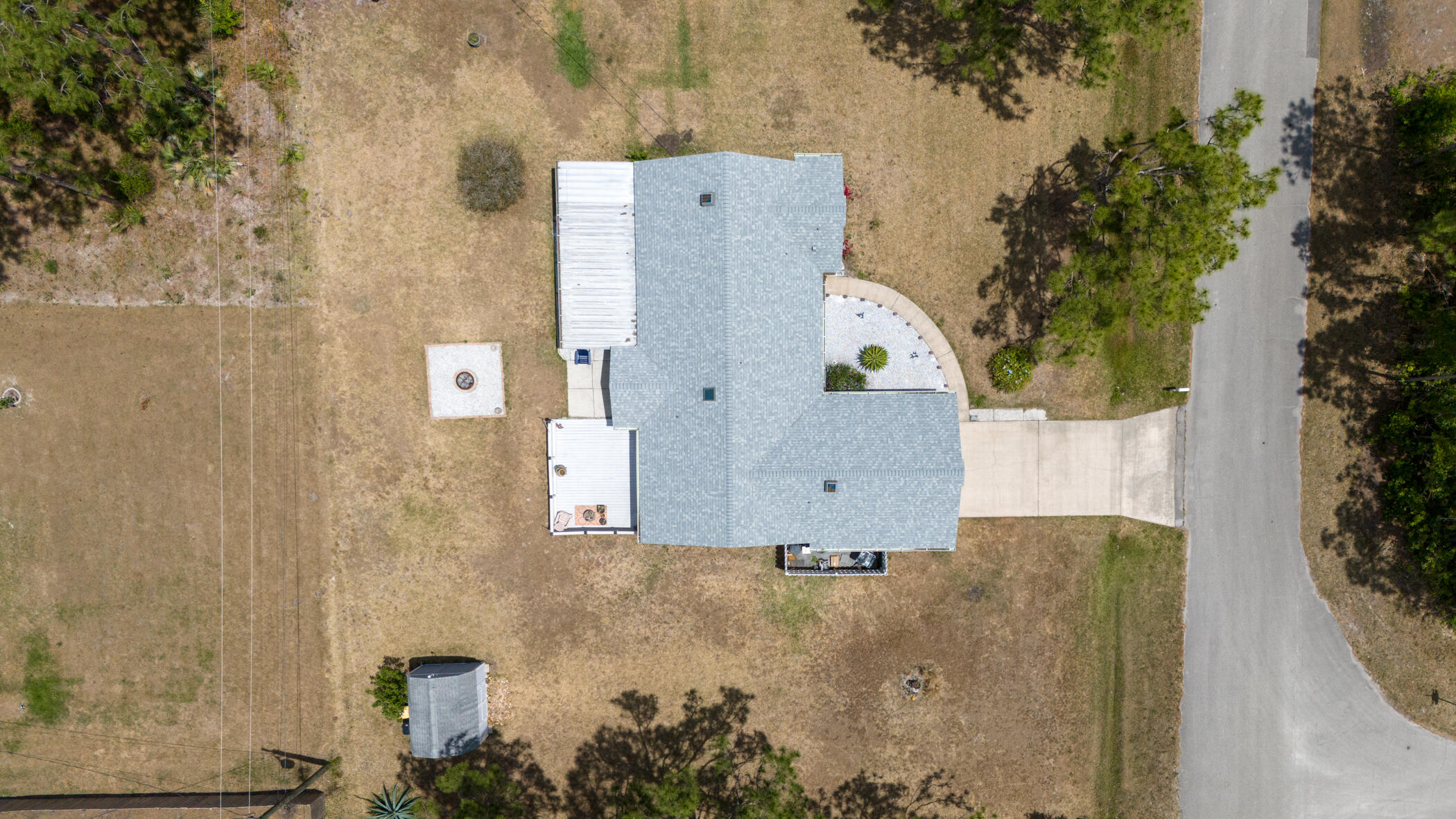 2372 Queens Street SE