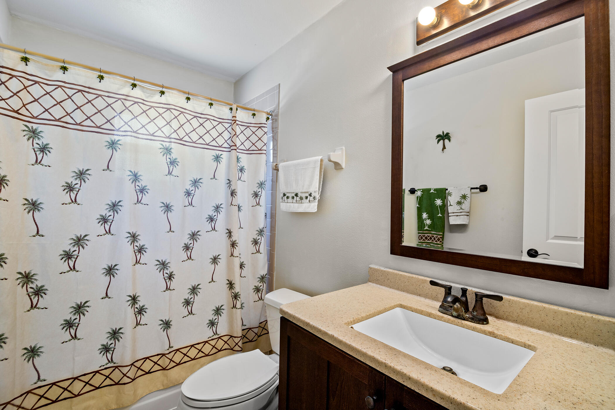 2372 Queens Street SE