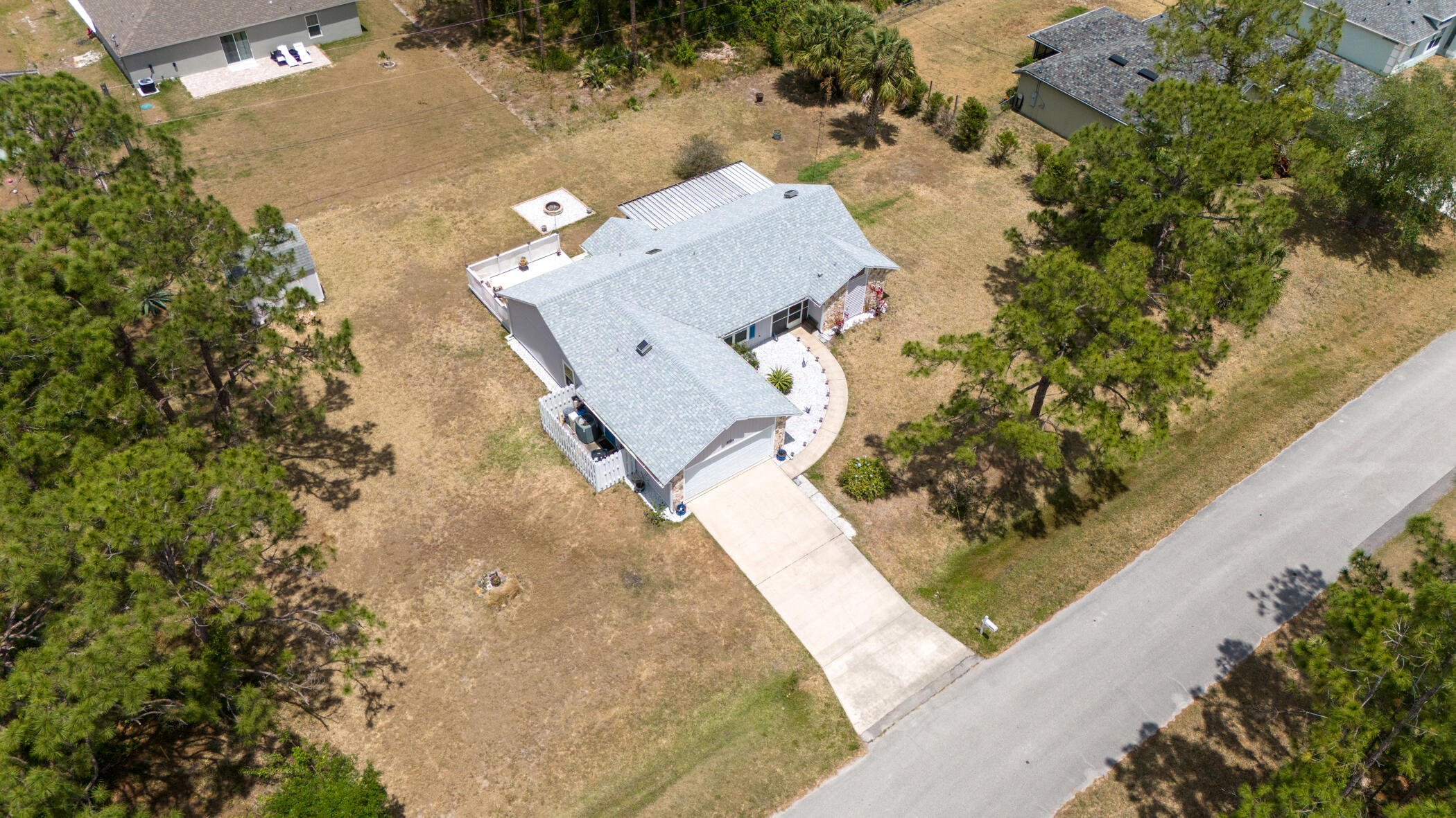 2372 Queens Street SE