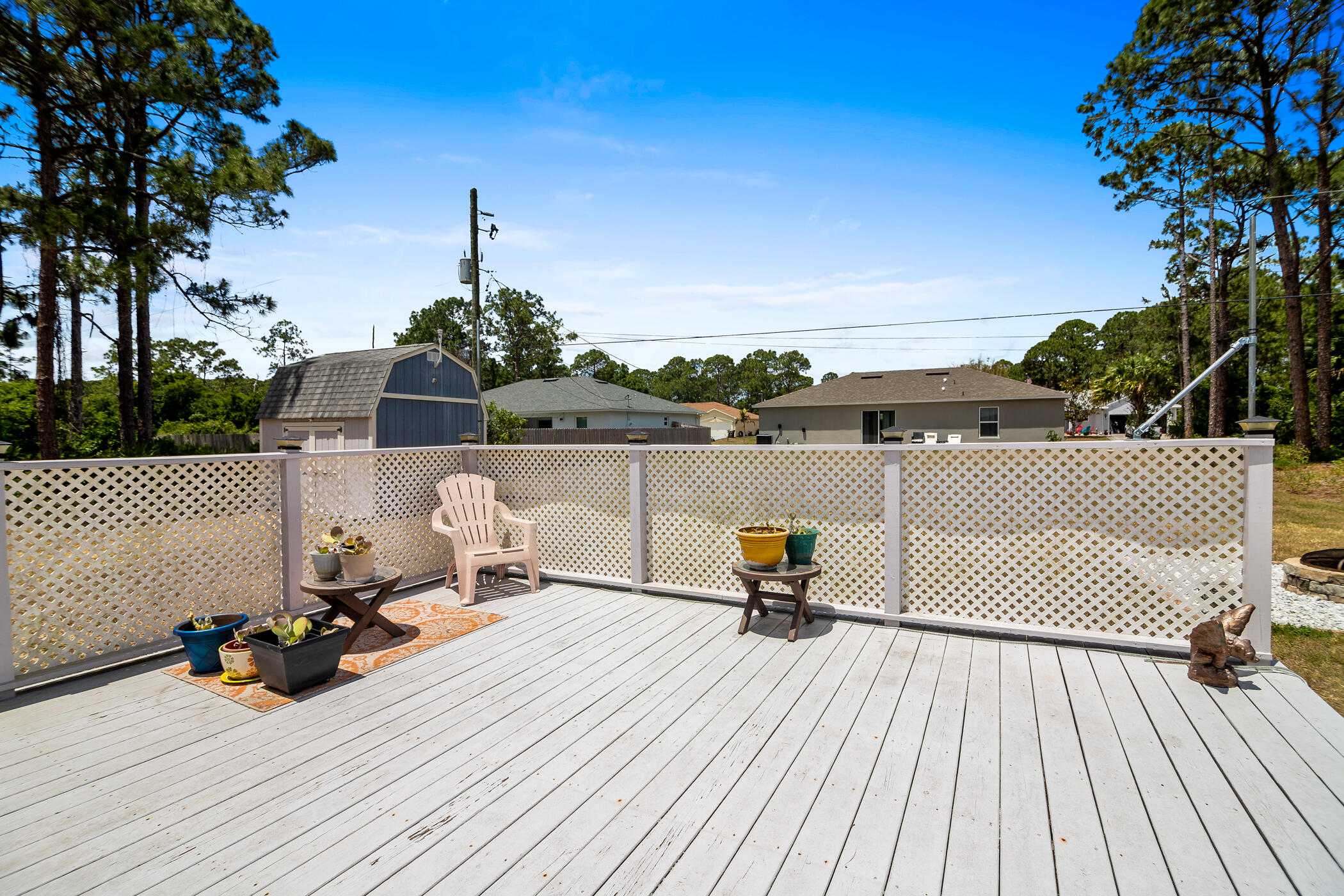 2372 Queens Street SE