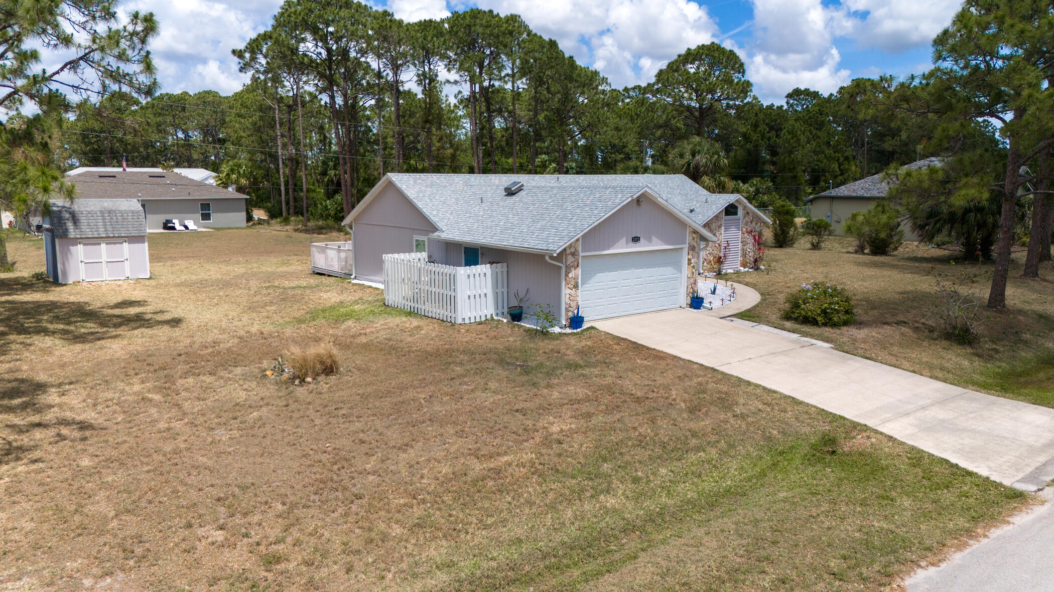 2372 Queens Street SE