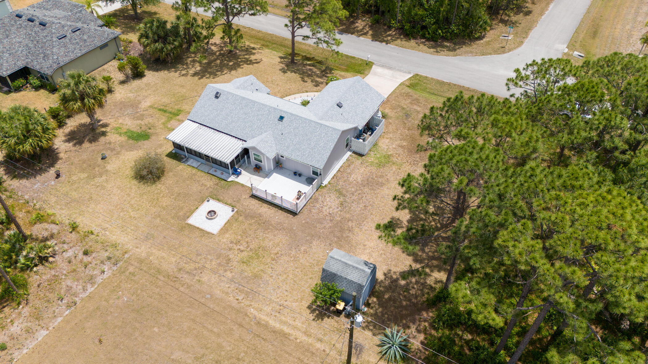 2372 Queens Street SE