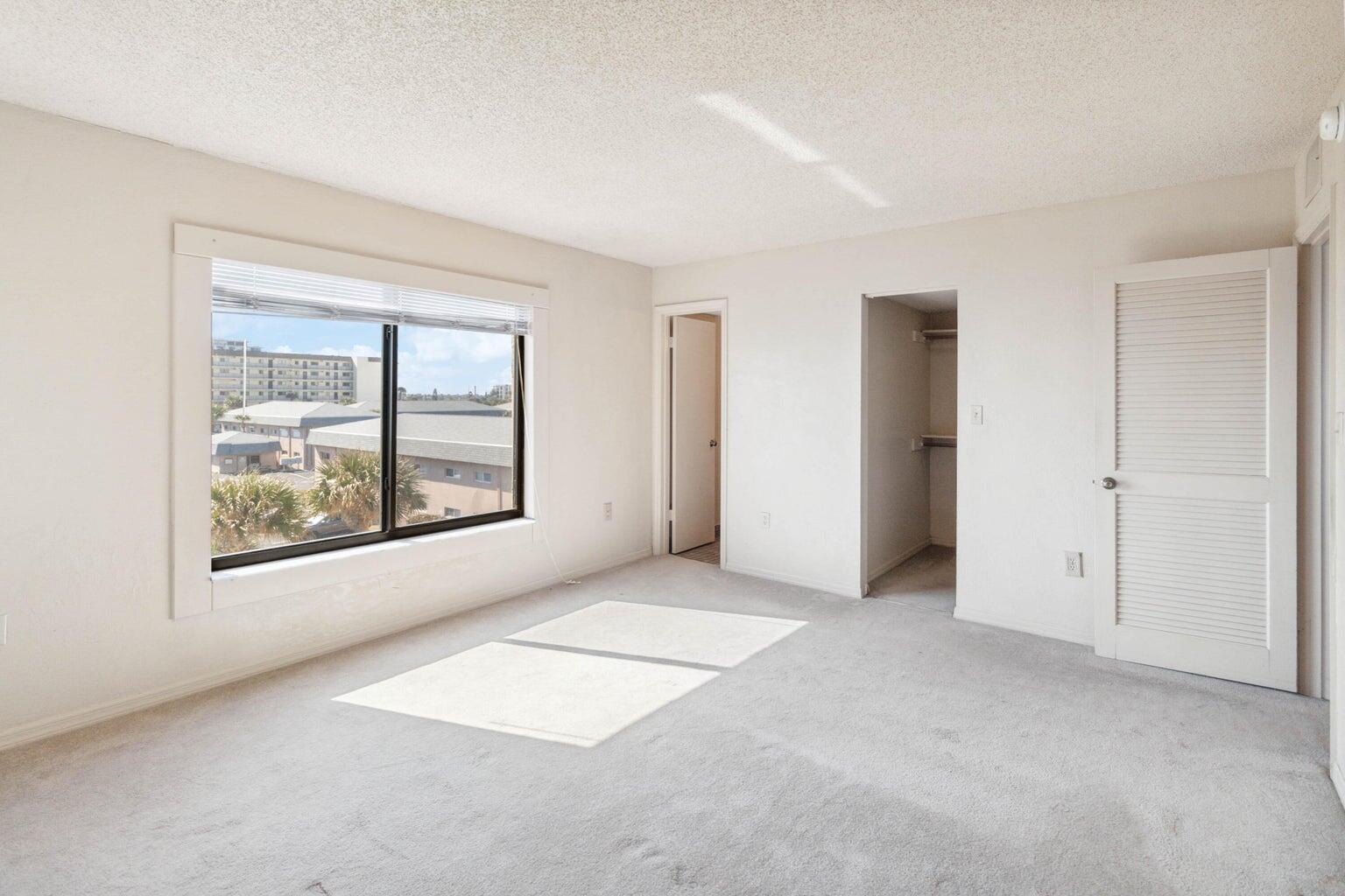 3170 N Atlantic Avenue, 401
