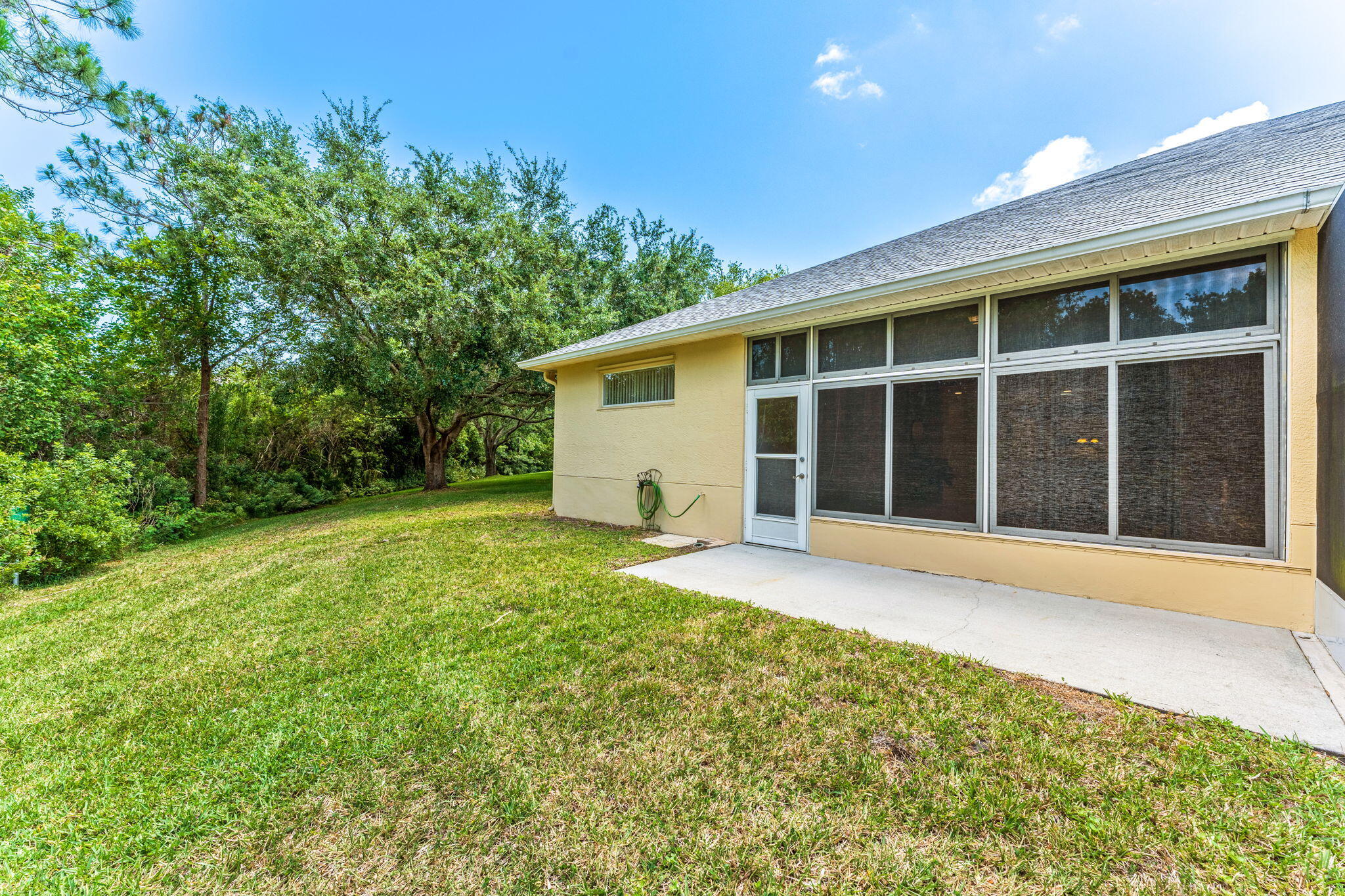 1222 Honeybee Lane
