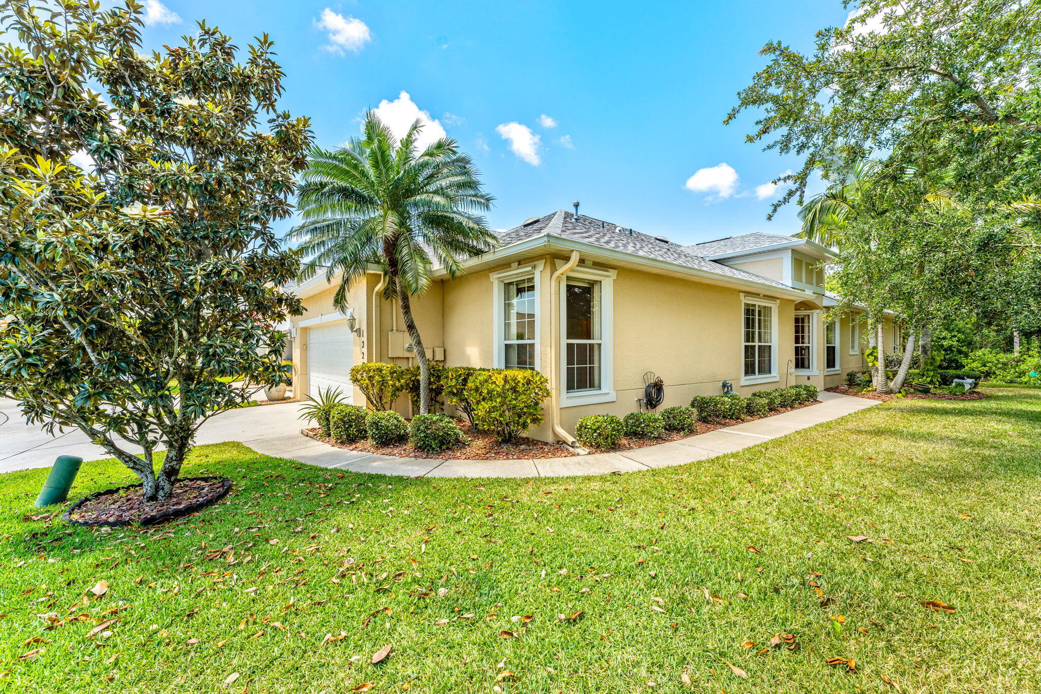 1222 Honeybee Lane