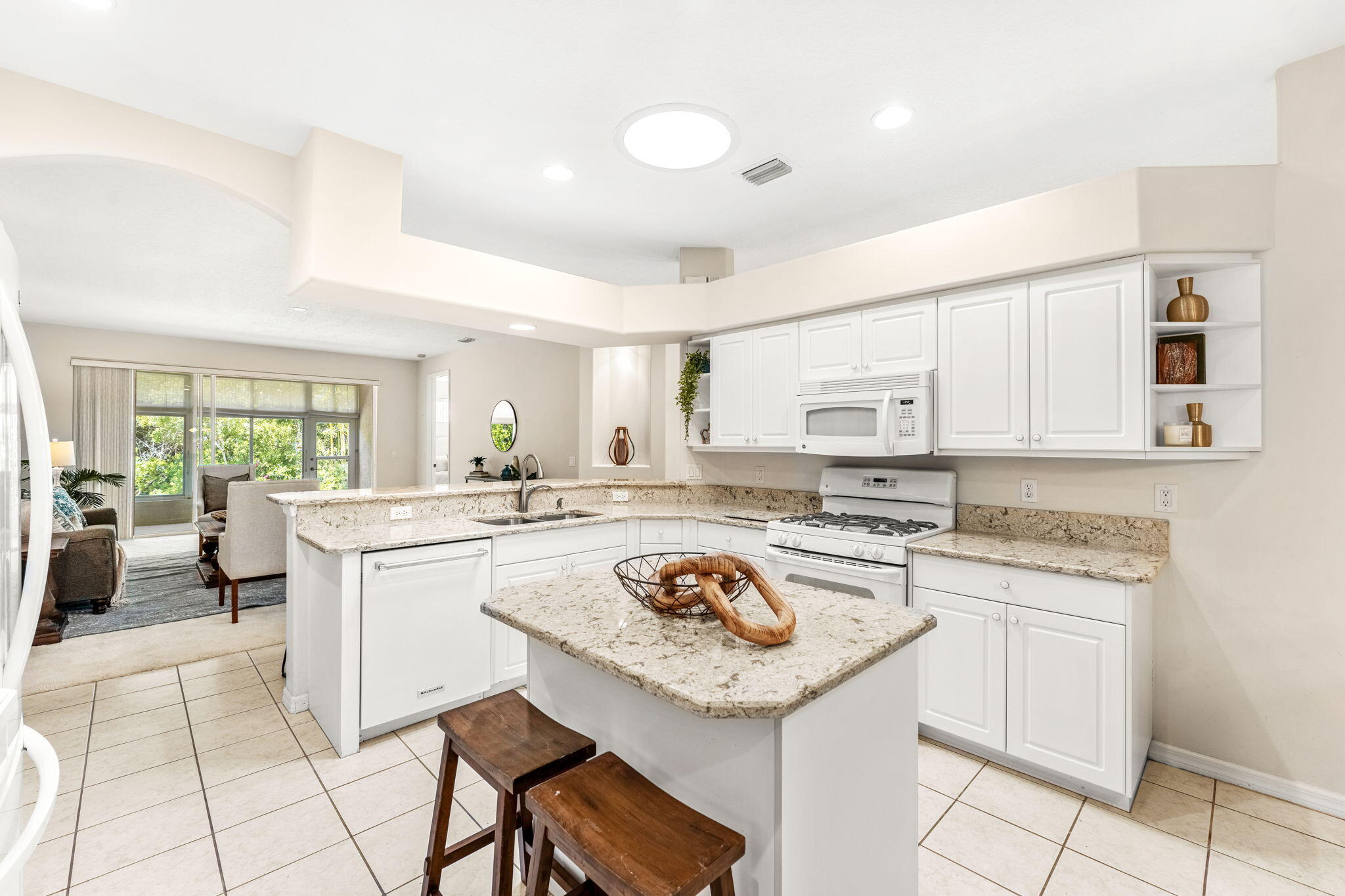 1222 Honeybee Lane