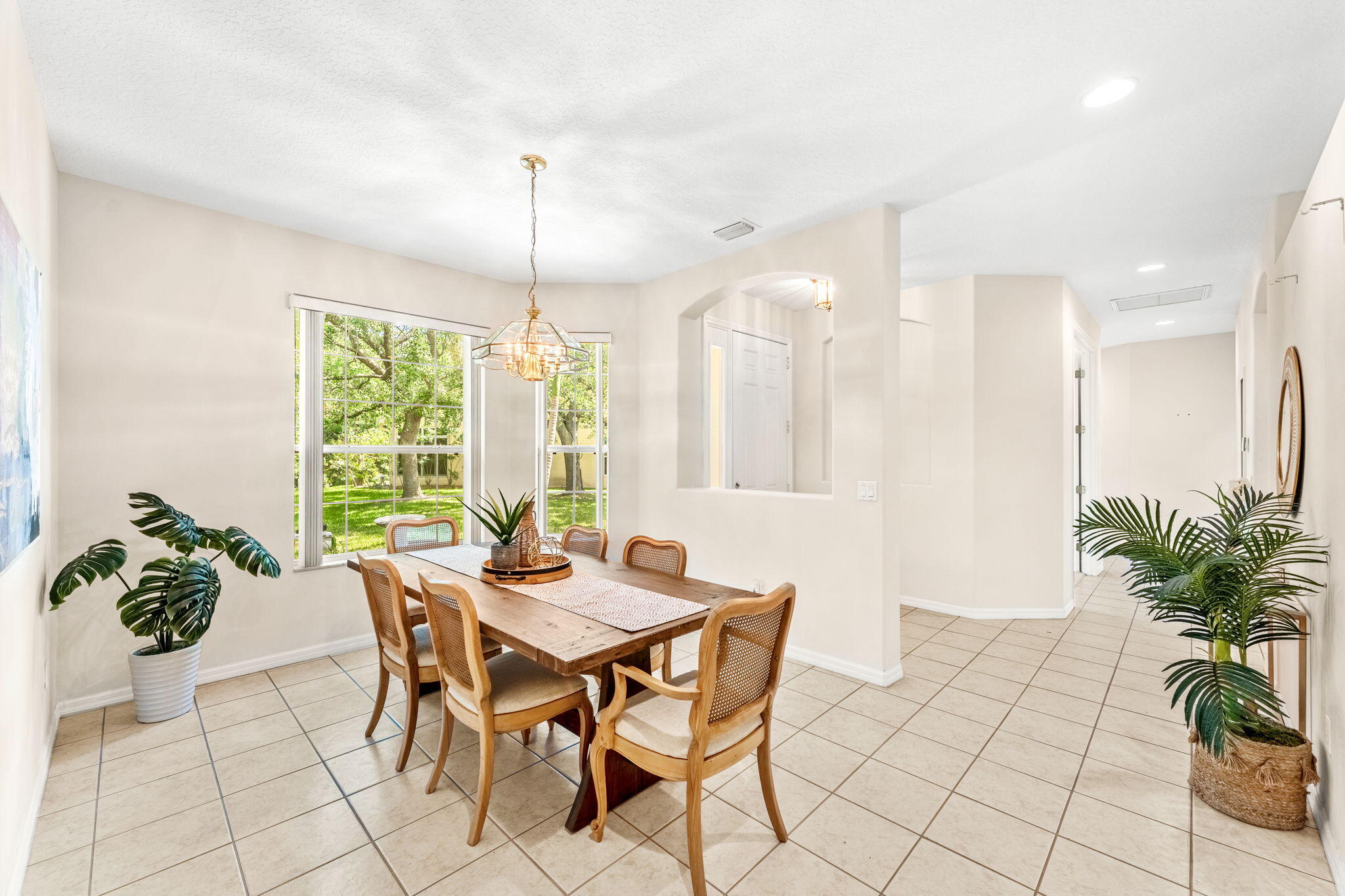 1222 Honeybee Lane