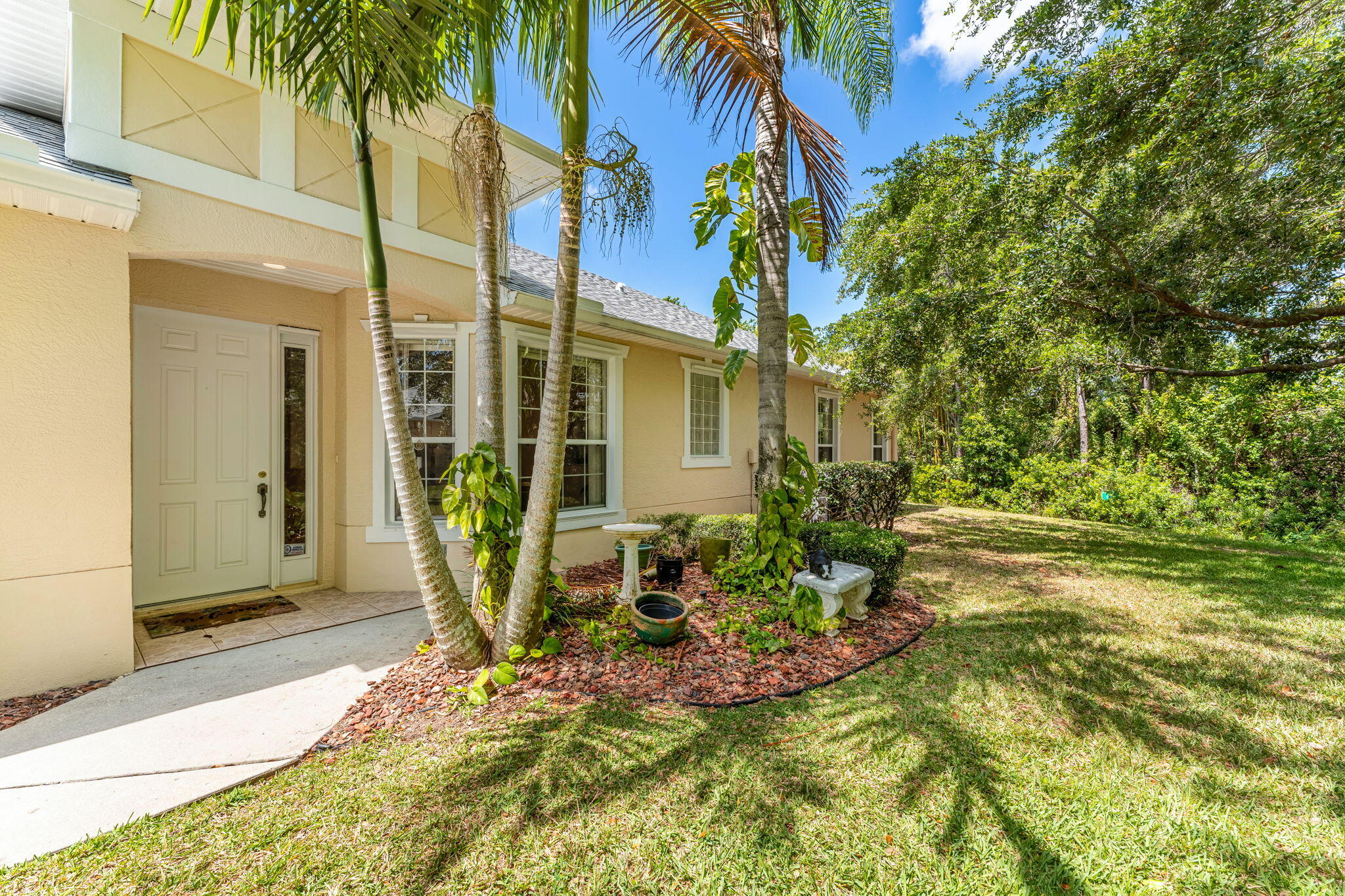 1222 Honeybee Lane