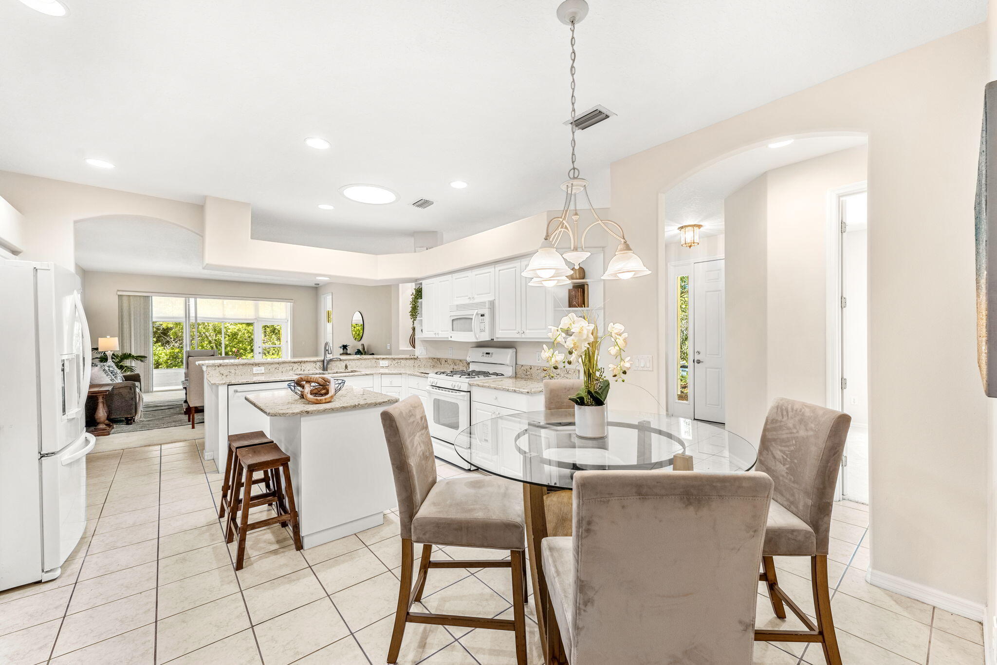 1222 Honeybee Lane