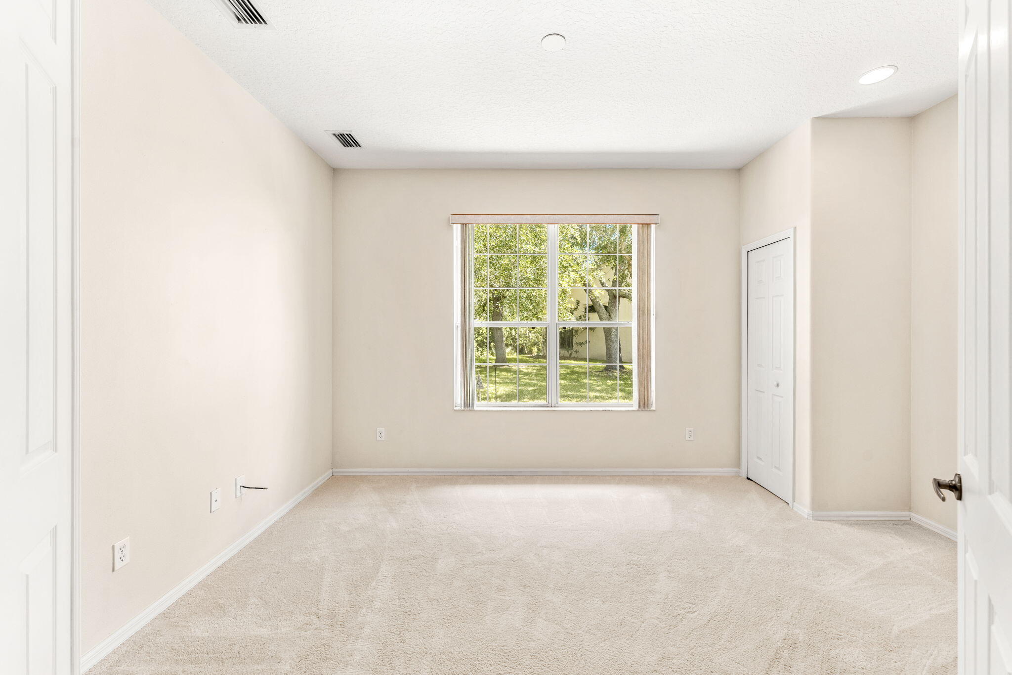 1222 Honeybee Lane