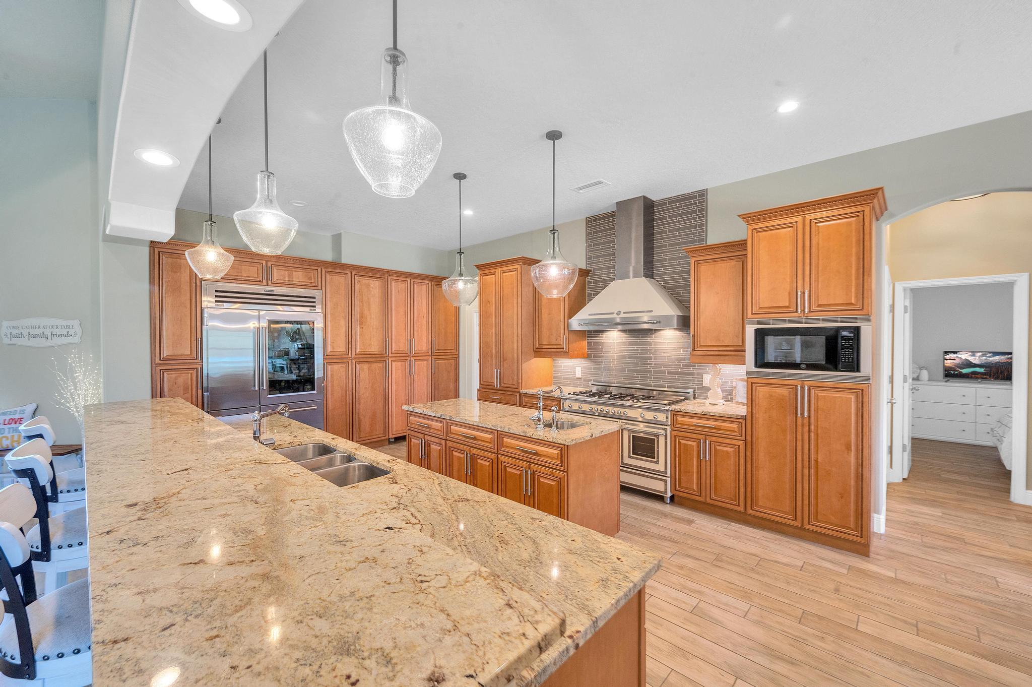 6895 Cottonwood Drive