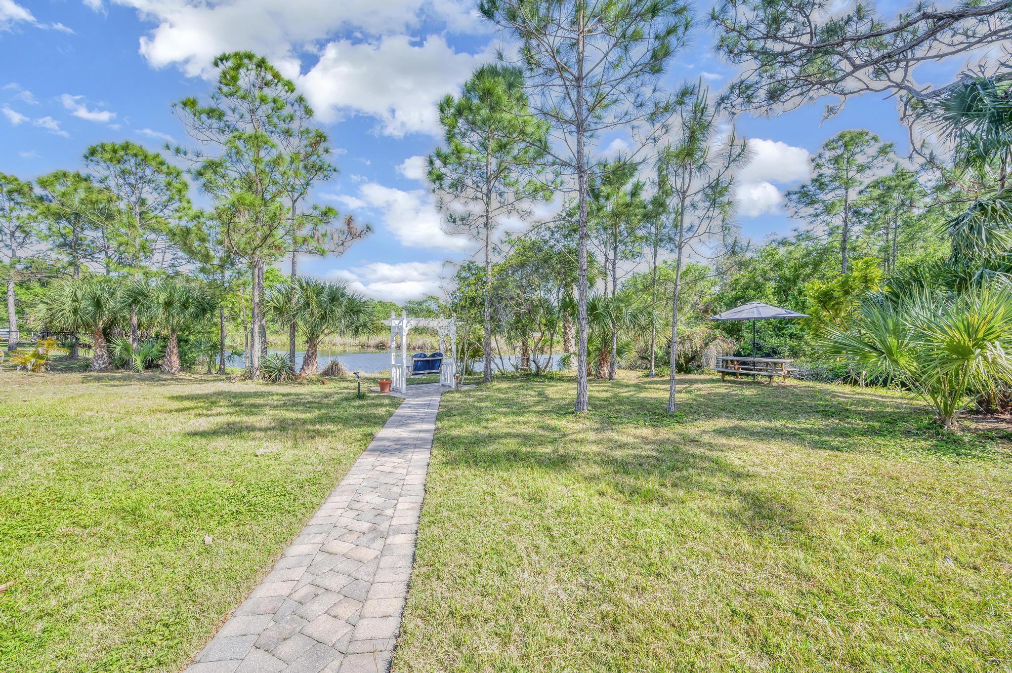 6895 Cottonwood Drive