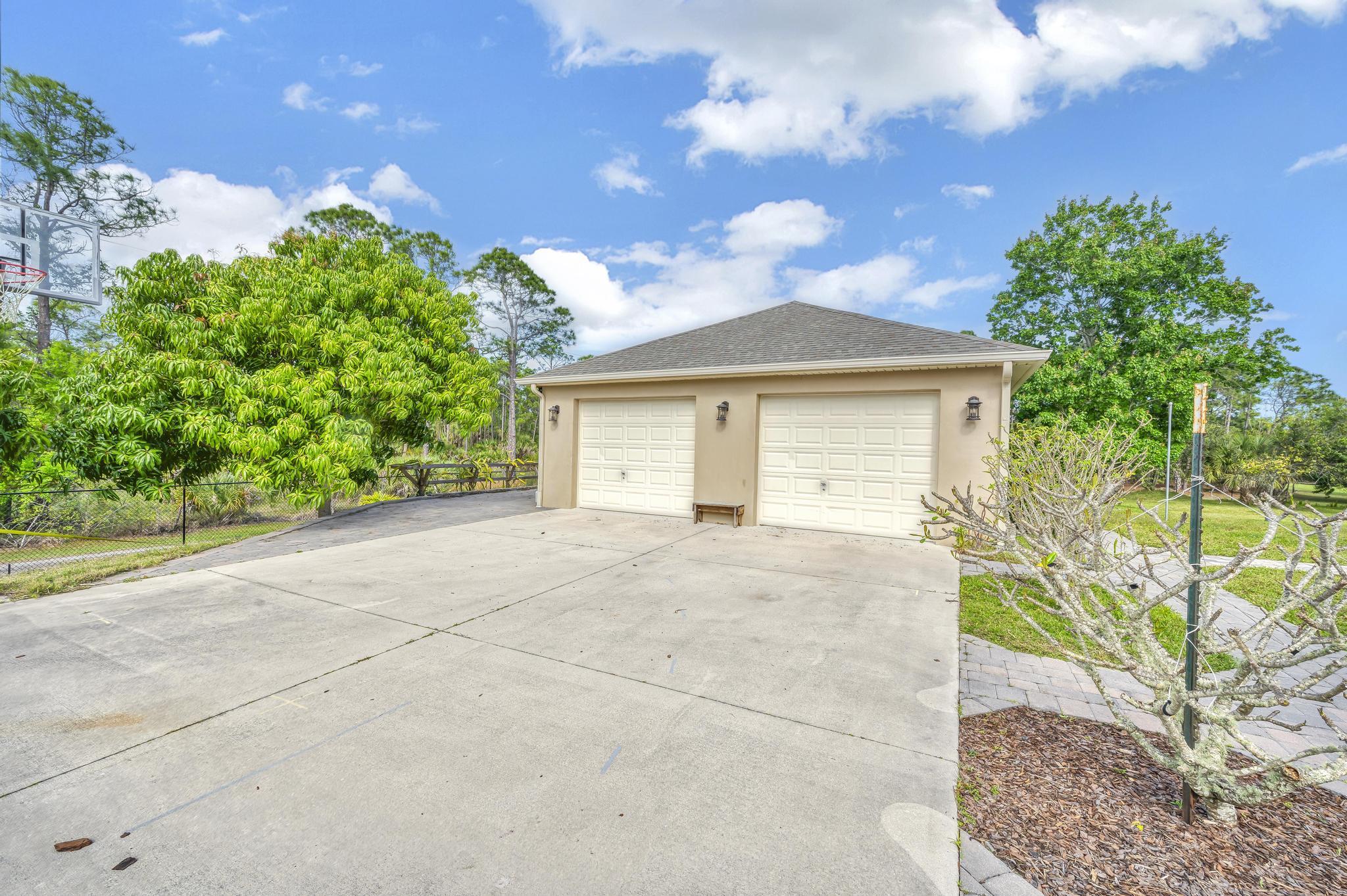 6895 Cottonwood Drive