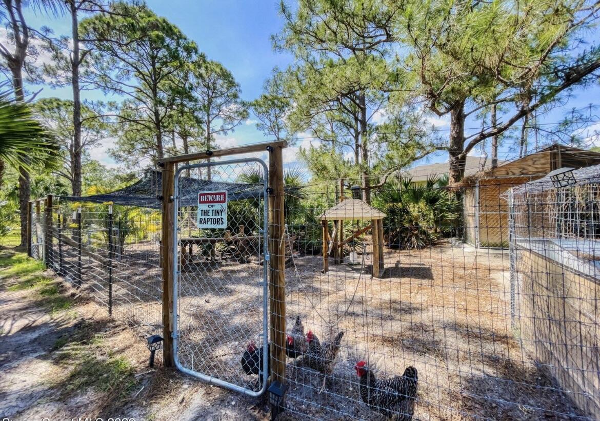 6895 Cottonwood Drive