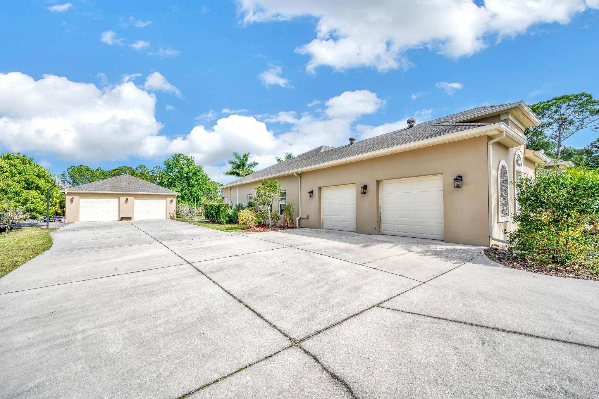 6895 Cottonwood Drive