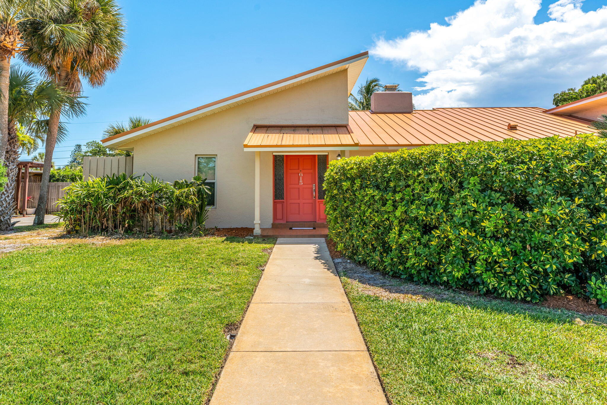615 Franklyn Avenue