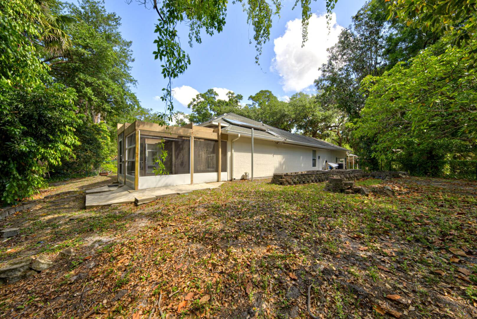 657 N Wildwood Lane