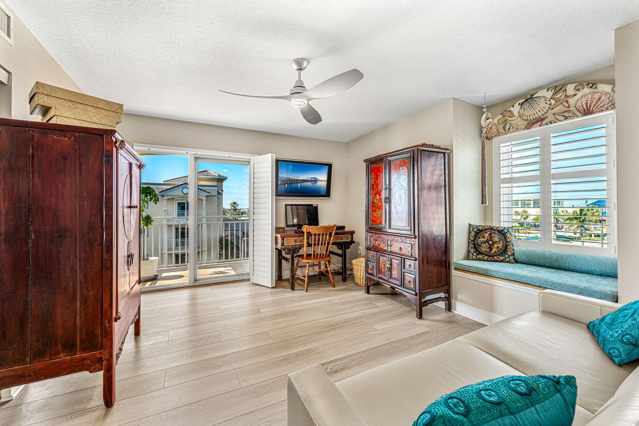 1907 Highway A1a, 406