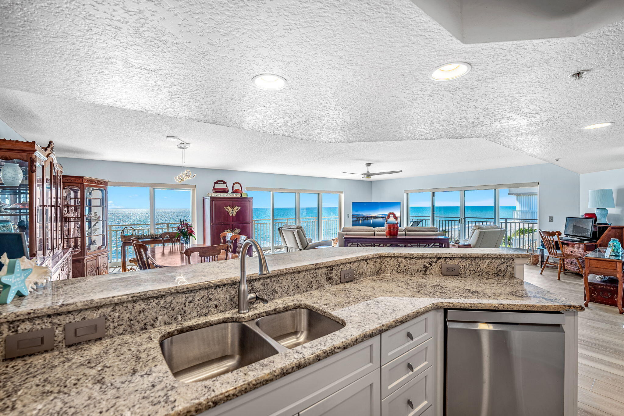 1907 Highway A1a, 406