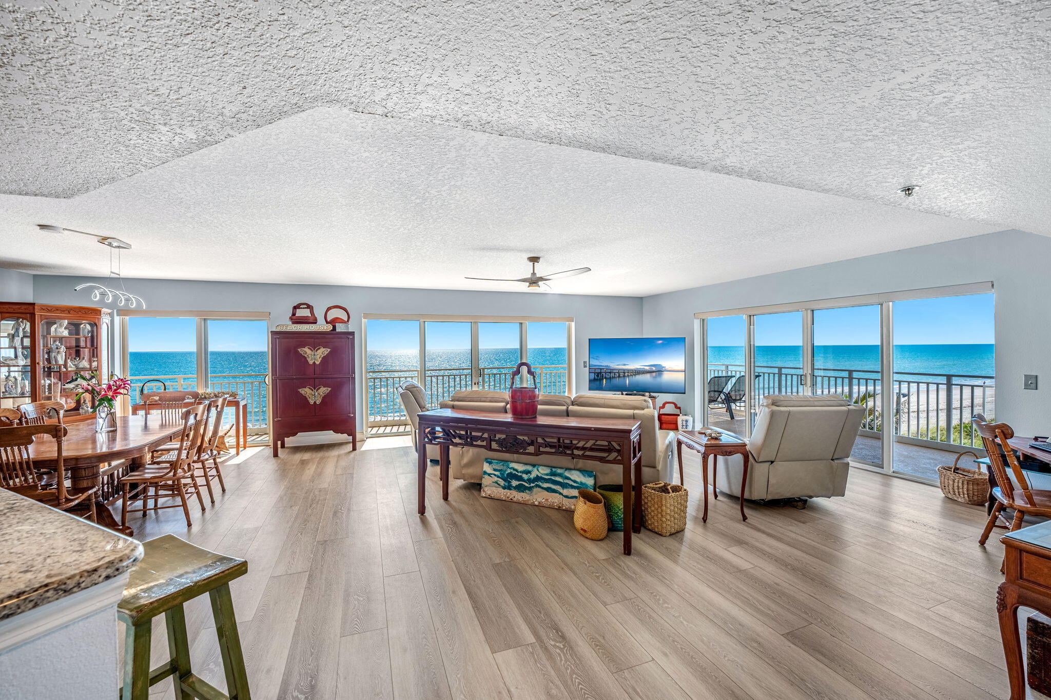 1907 Highway A1a, 406