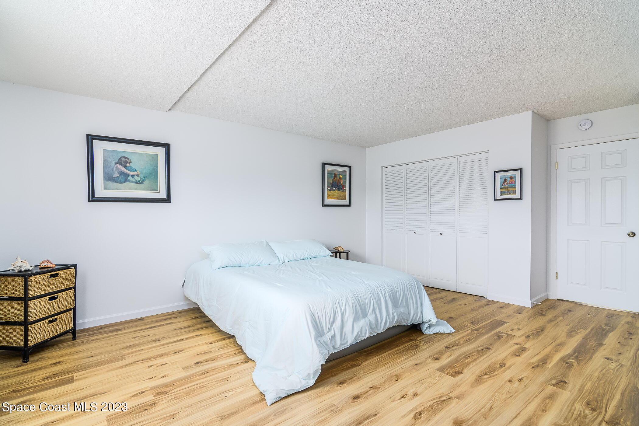7101 Ridgewood Avenue, 104