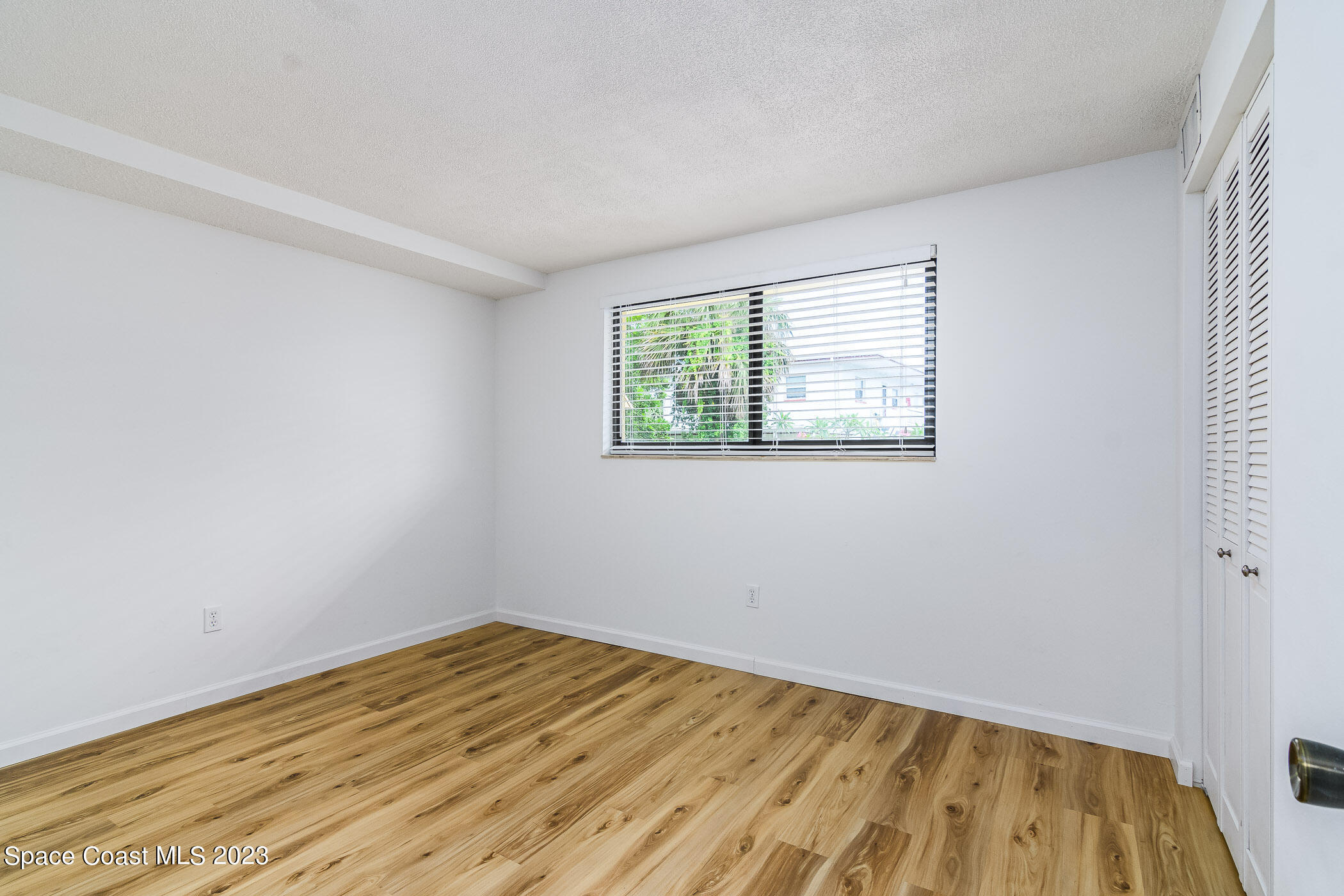 7101 Ridgewood Avenue, 104