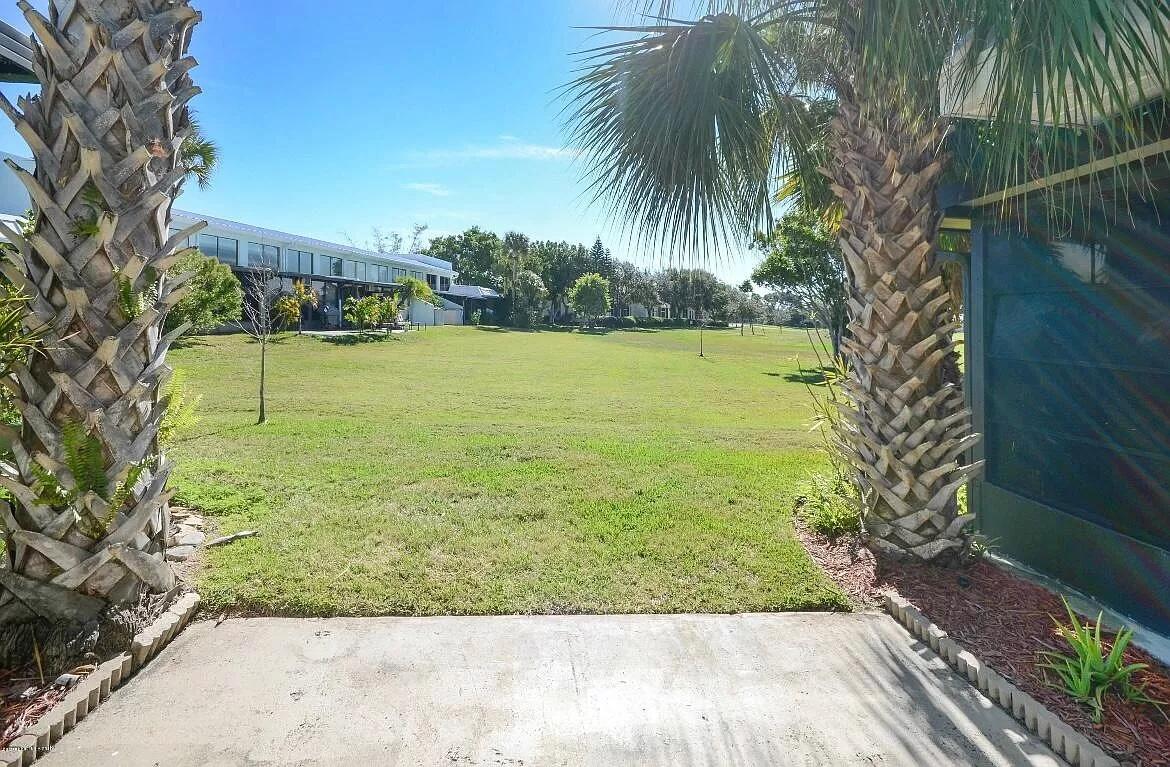 2 Country Club Road, 26