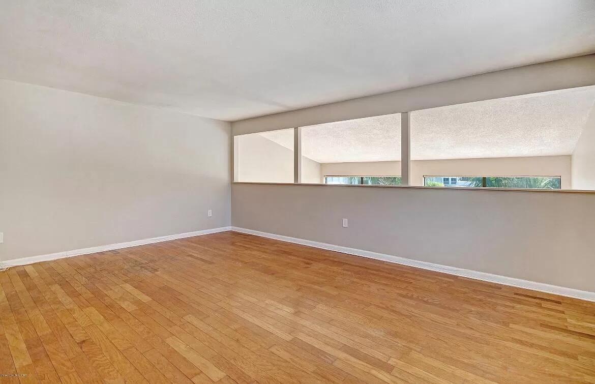 2 Country Club Road, 26