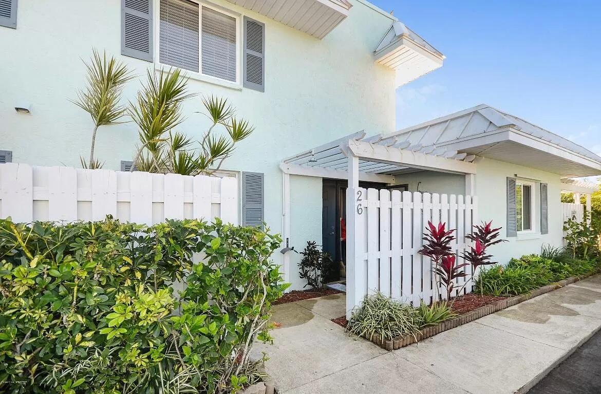 2 Country Club Road, 26