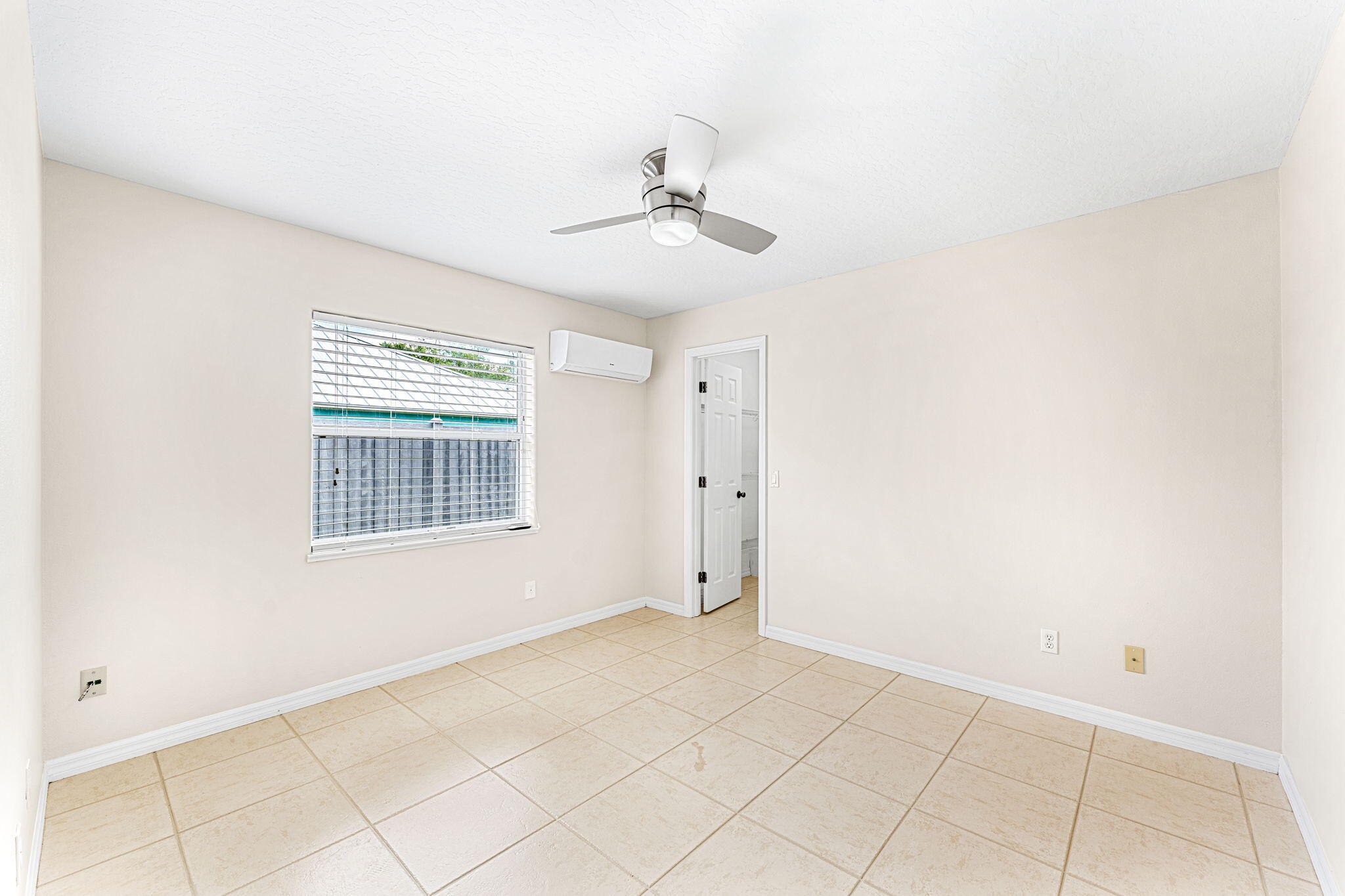882 Killarney Court