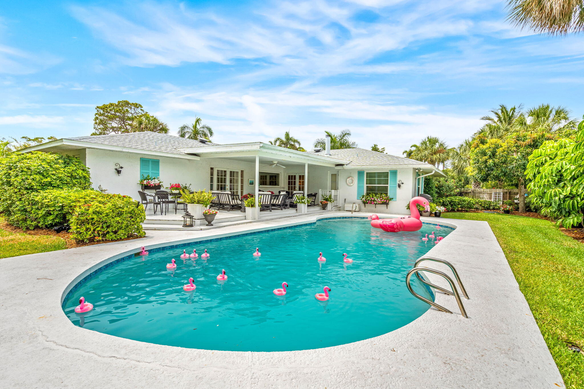 5 Colonial Way