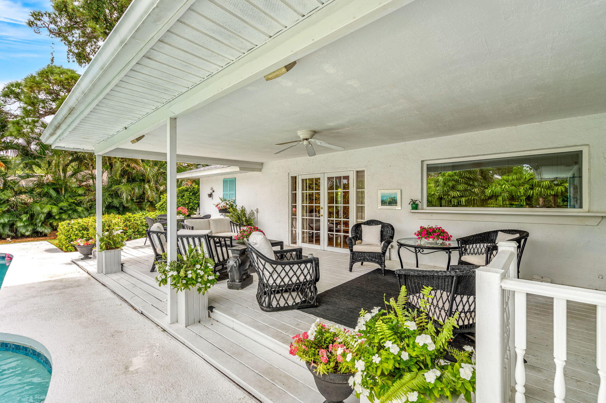 5 Colonial Way