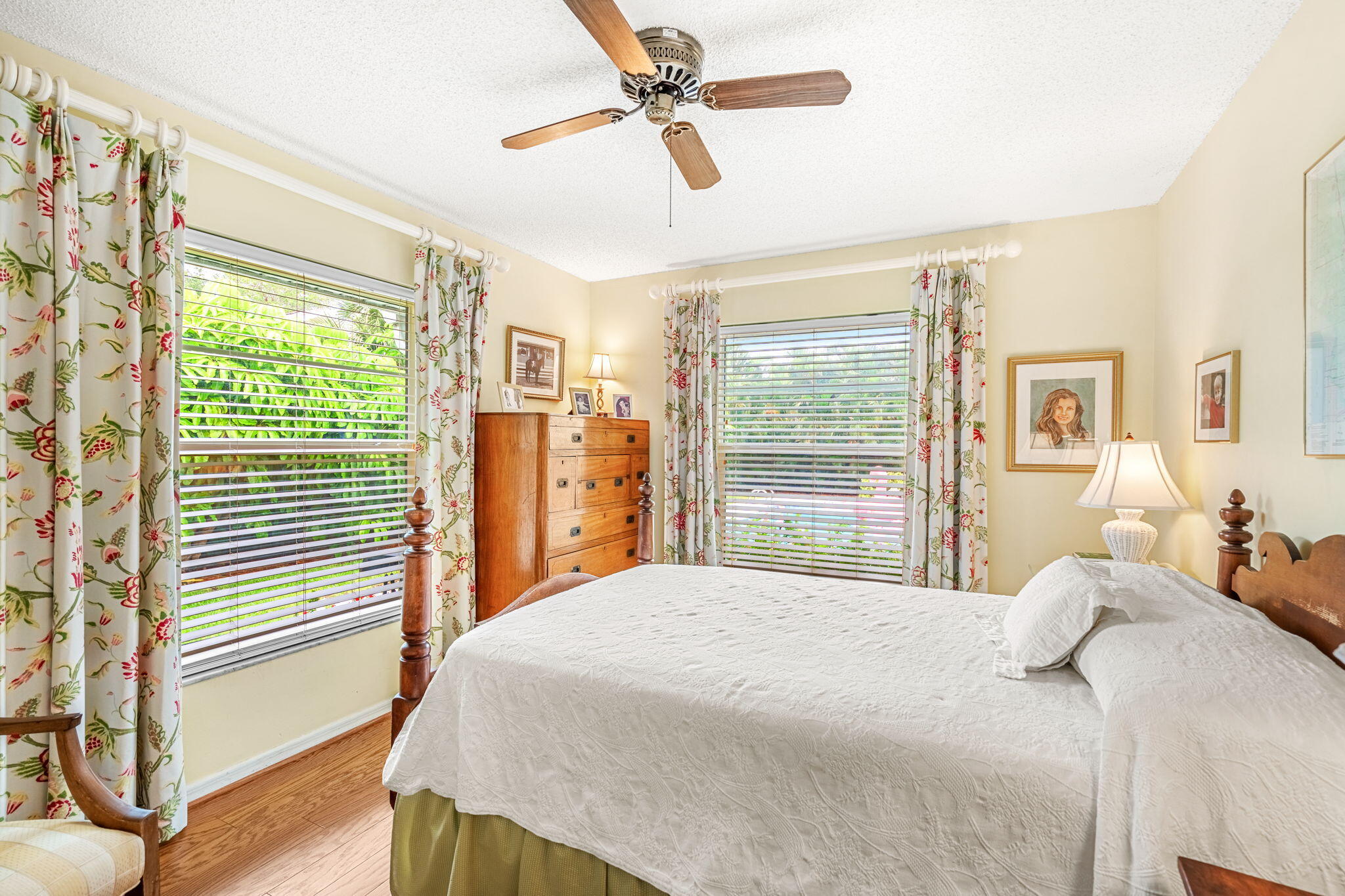 5 Colonial Way