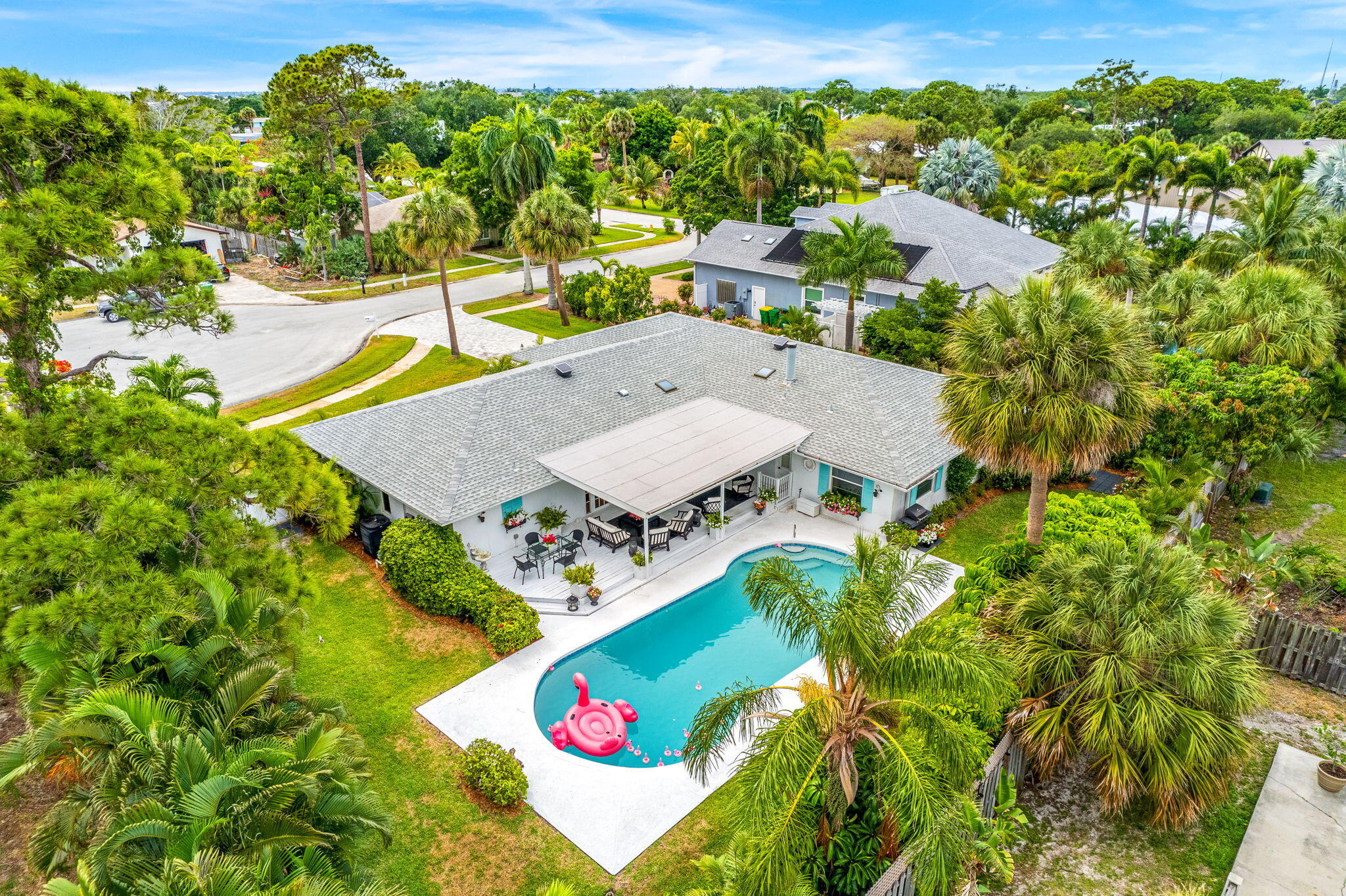 5 Colonial Way