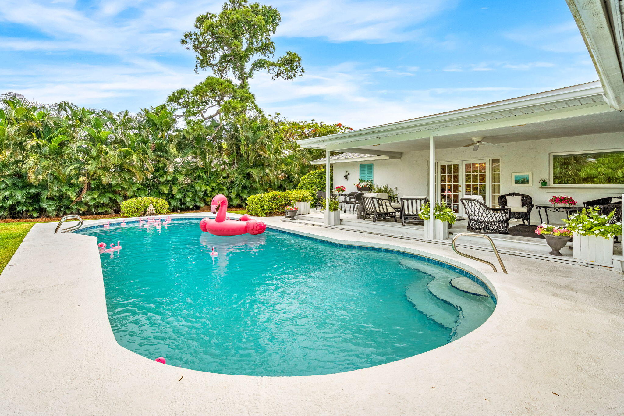 5 Colonial Way