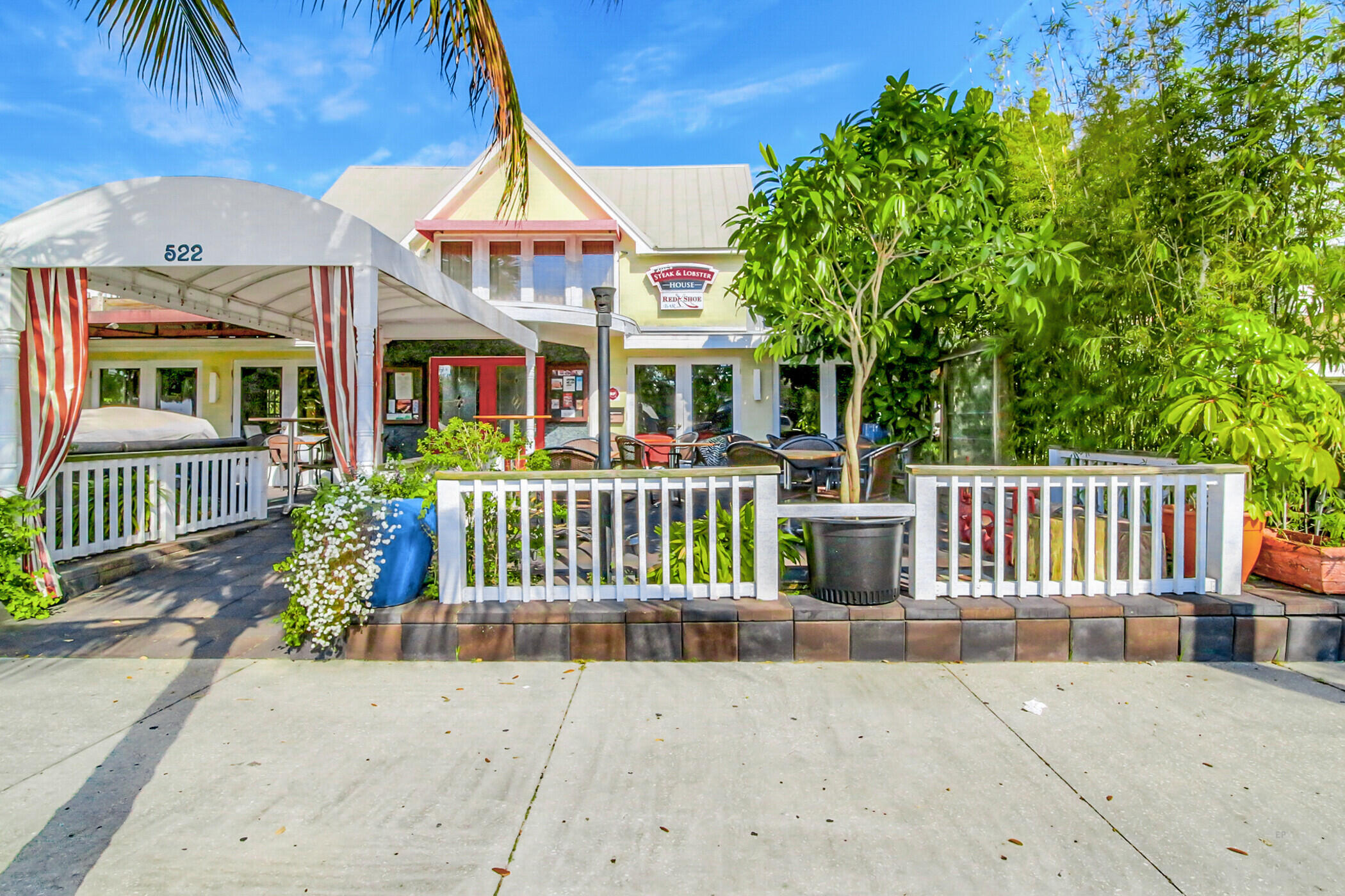 313 Banyan