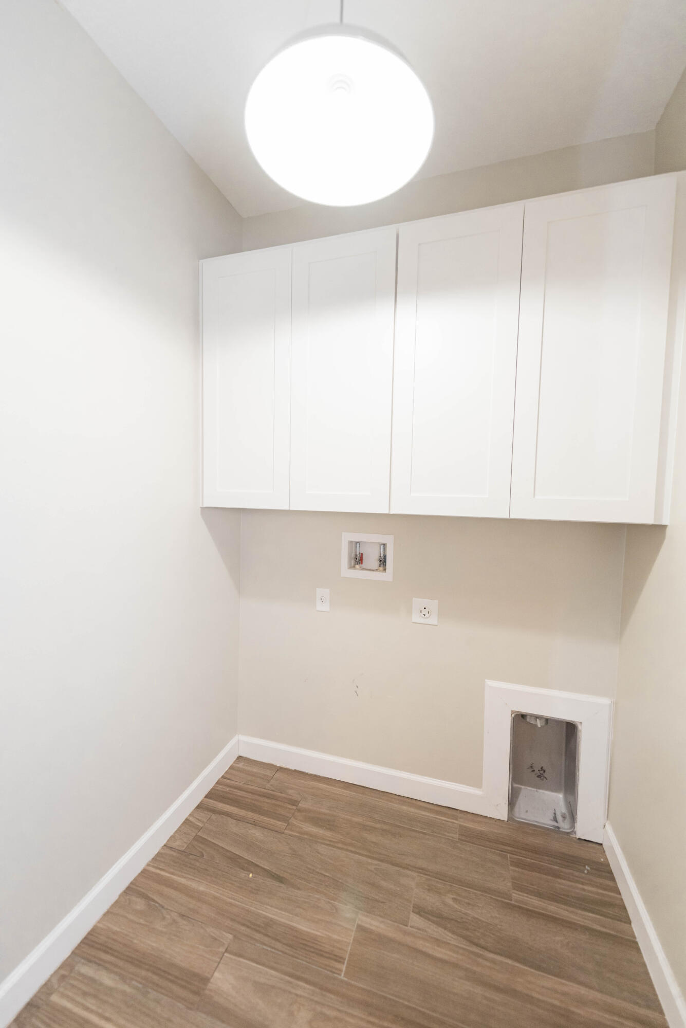 5988 Croydon Court