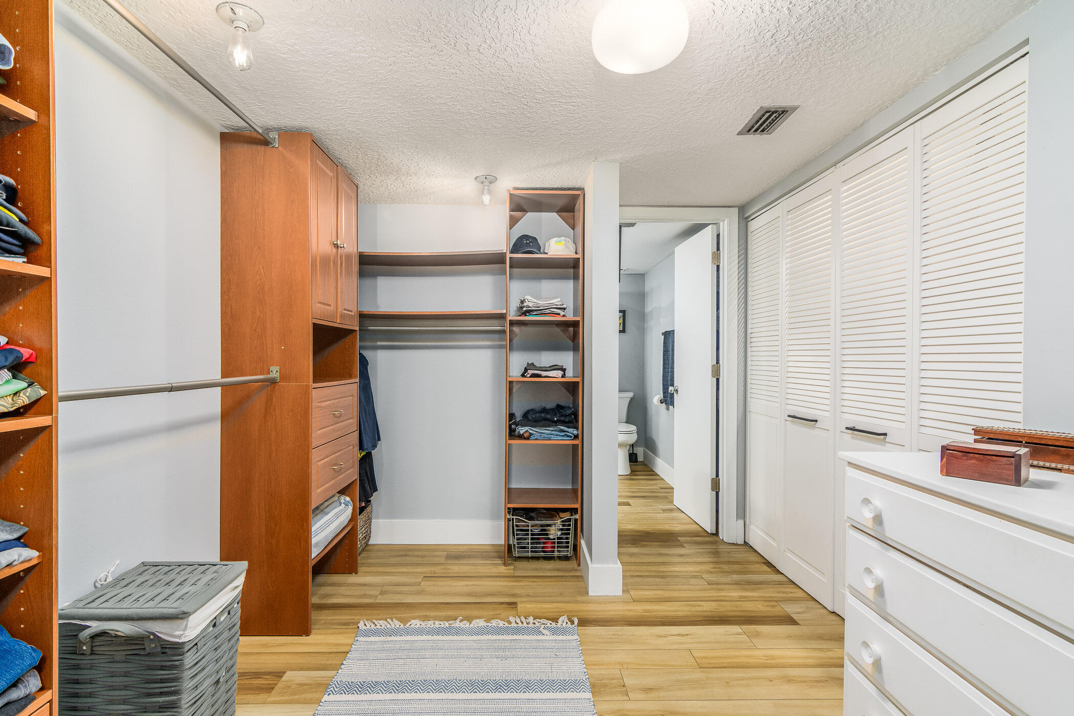 2090 N Atlantic Avenue, 304