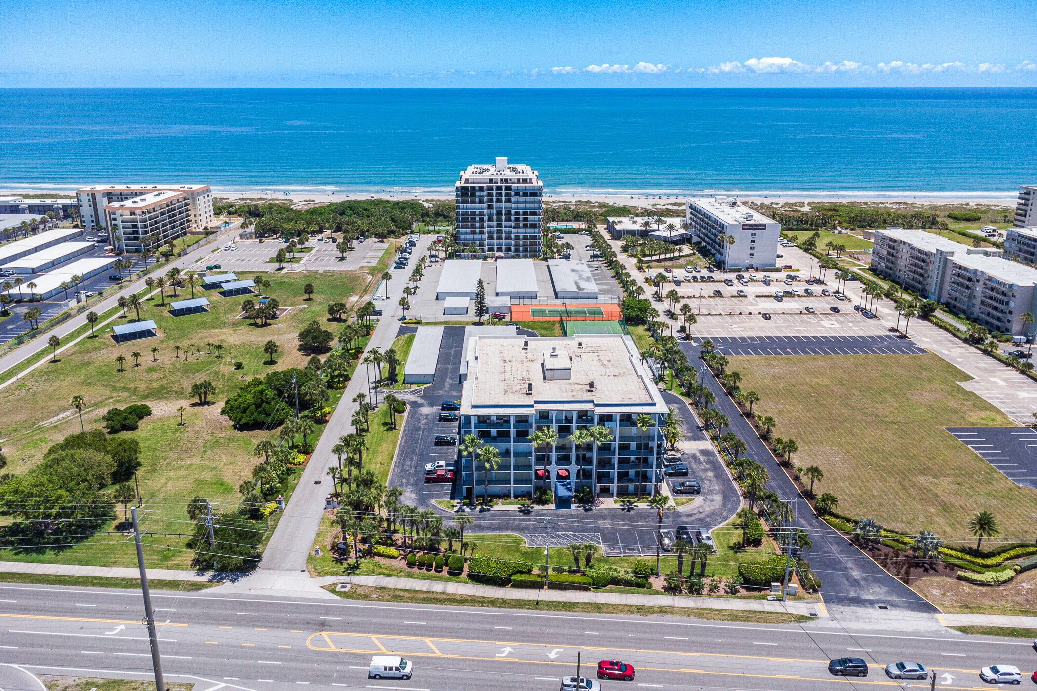 2090 N Atlantic Avenue, 304