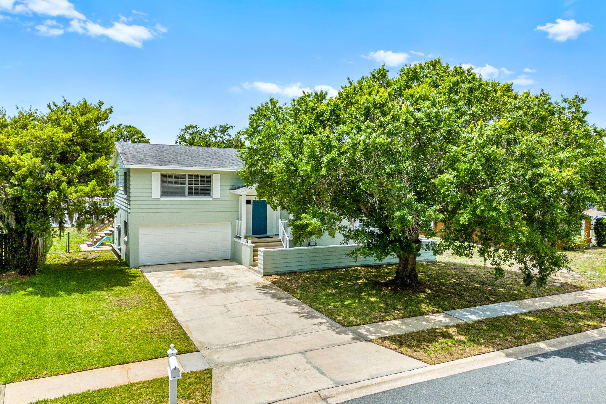 885 Pilgrim Drive