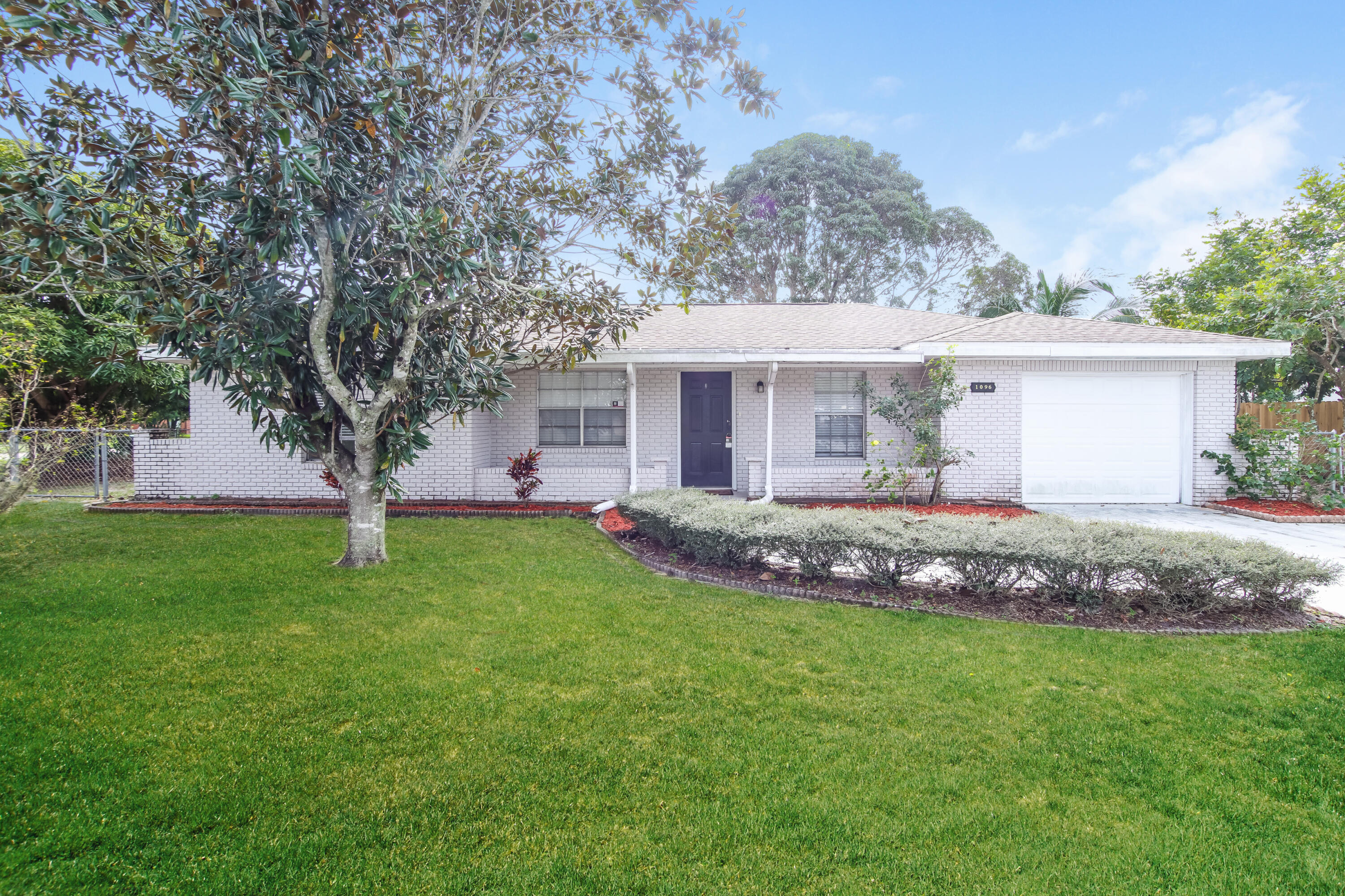 1096 Newbern Street NE